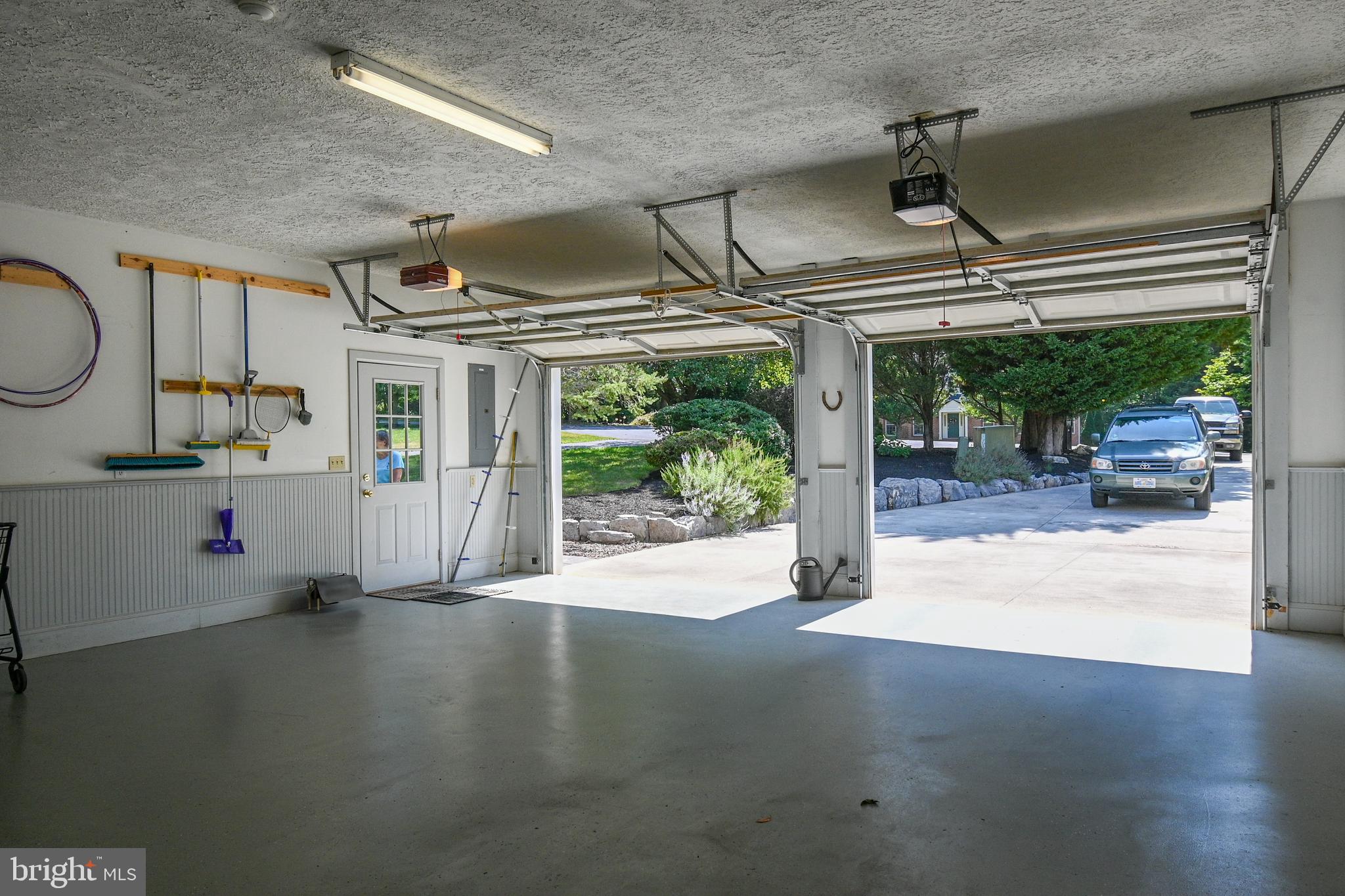 MOUNTAIN BROOK ESTATES - Residential