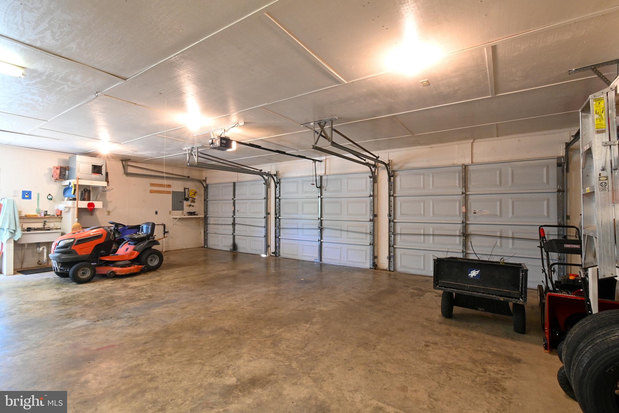 MOUNTAIN BROOK ESTATES - Residential