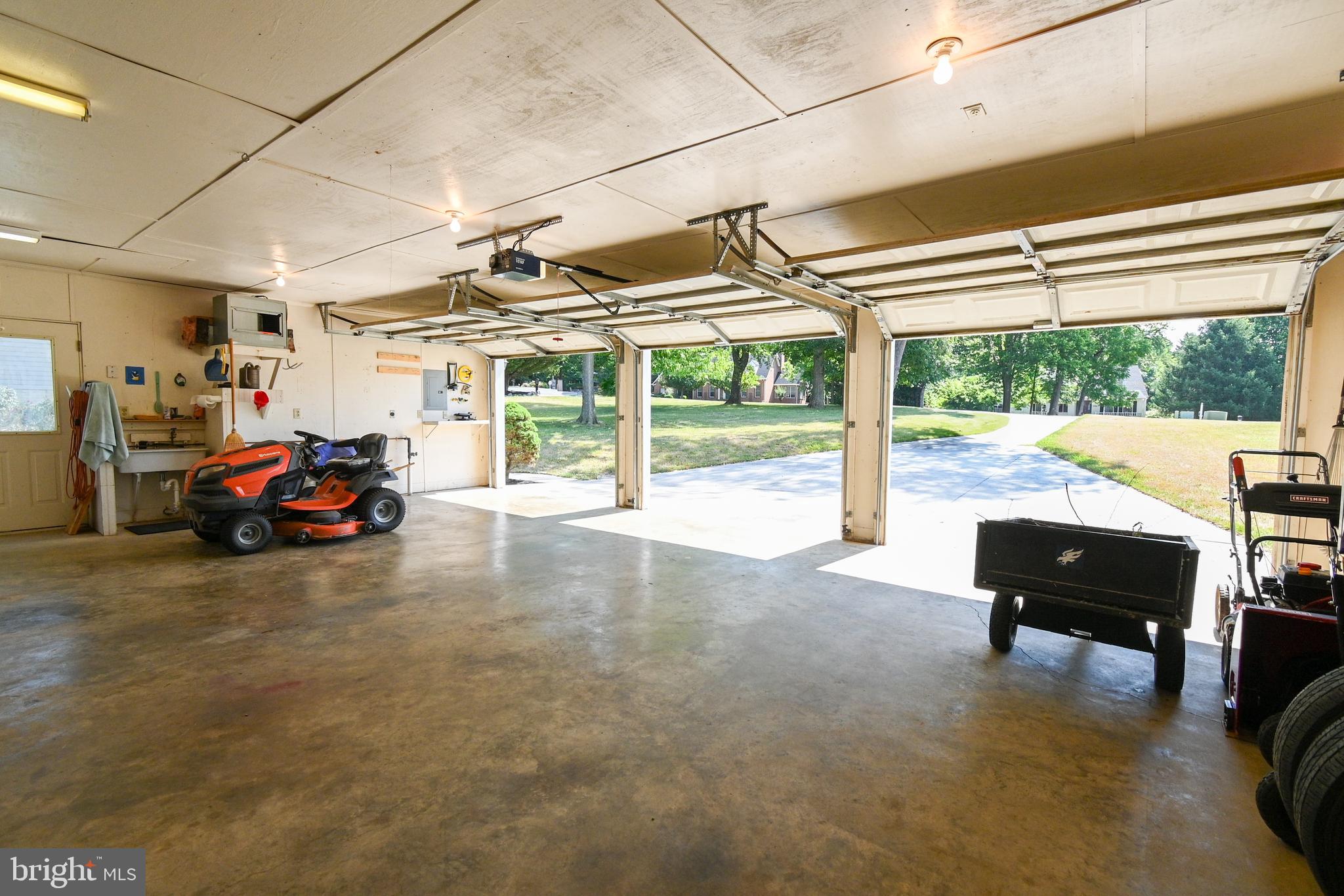 MOUNTAIN BROOK ESTATES - Residential