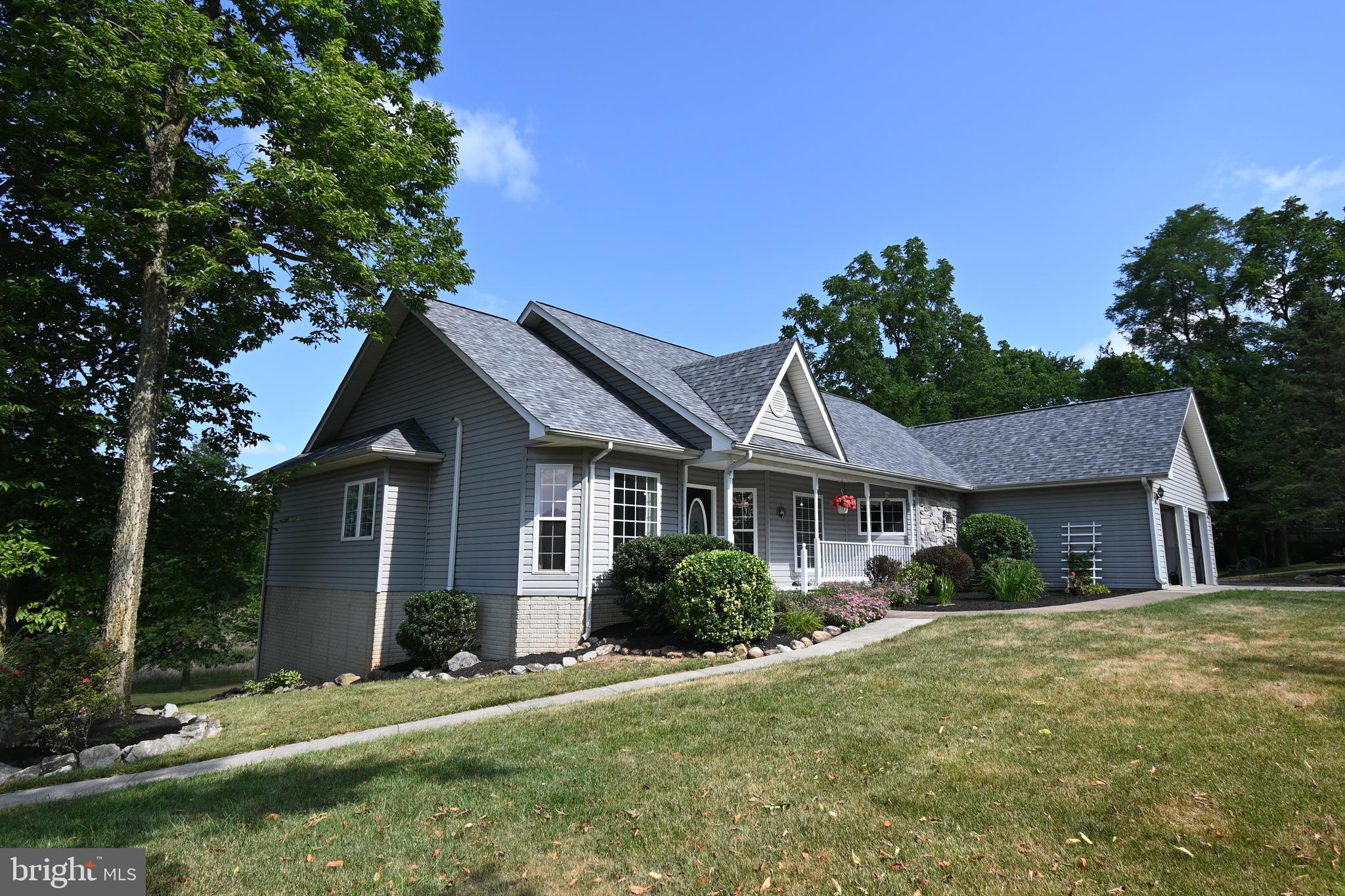 MOUNTAIN BROOK ESTATES - Residential