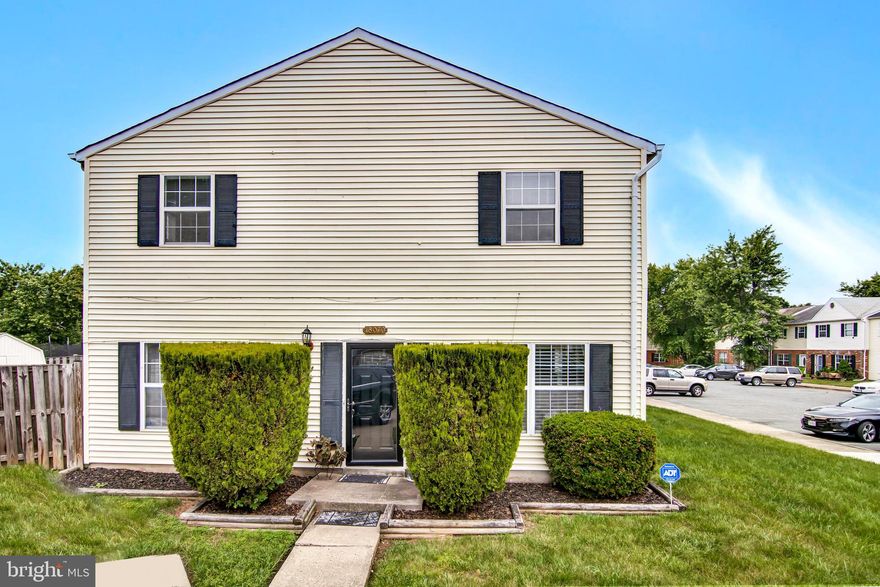 Seller will make a decision on offers in Sunday May 29, please have all offers in by 5pm.
Welcome to this amazing affordable 3 bedroom 2.5 bath, 2 level, end unit townhome with private side enty, long private drive way plus an assigned parking space and additional  street parking. This cutie has a huge private fully fenced leveled backyard, stand alone shed, plus outdoor attached secure storage space. Some recent updates include kitchen, updated with granite countertops, stainless steel appliances, luxury vinyl flooring in kitchen, freshly painted, and some  updates to bathrooms,
This cute & cozy townhome is  conveniently located near shops, commuter lots, resturants,public transportation, public parks and libraries.  I-95, route 1, and Quantico base.
Thanks for visiting!