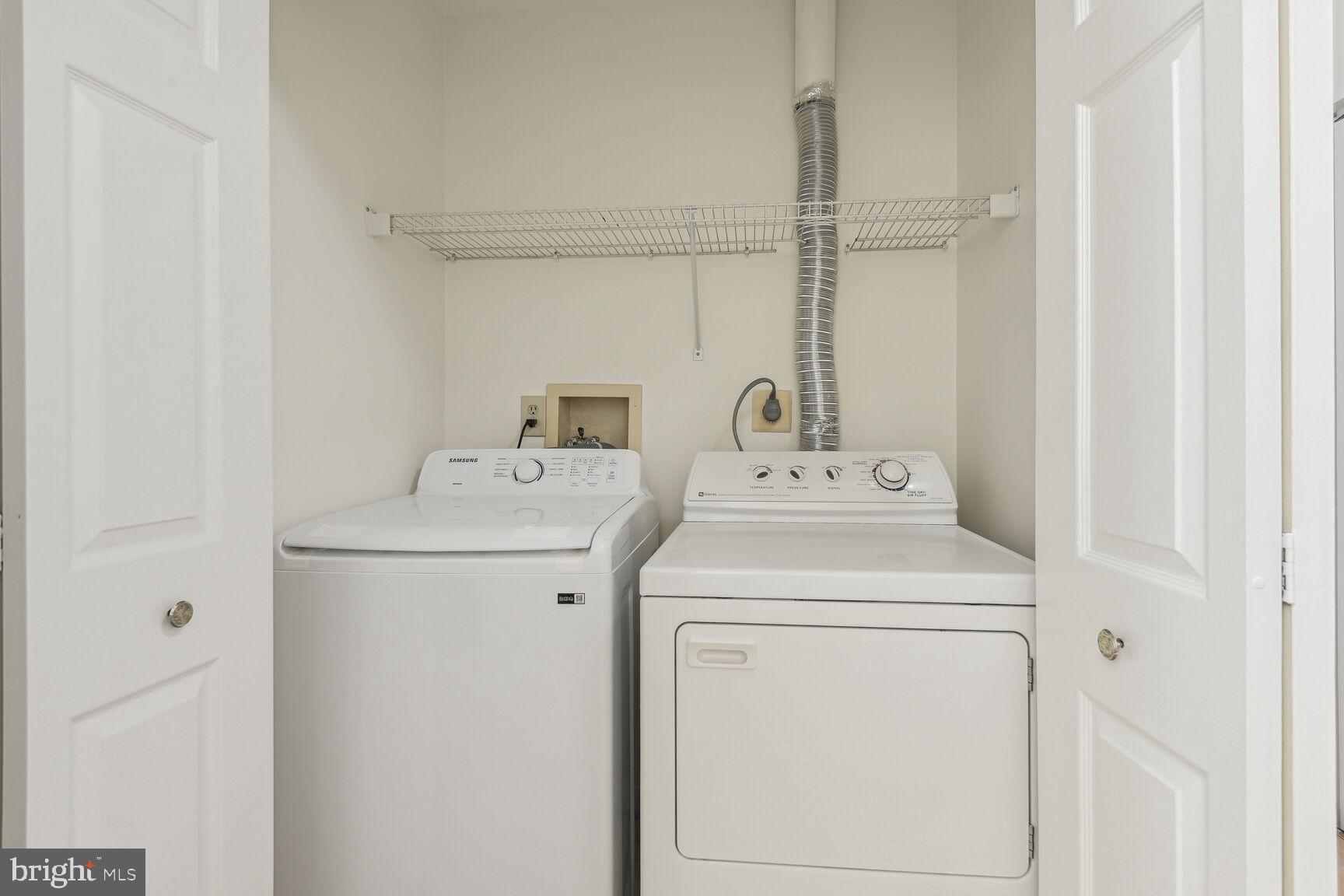 VILL AT MANCHESTER FARMS - Residential