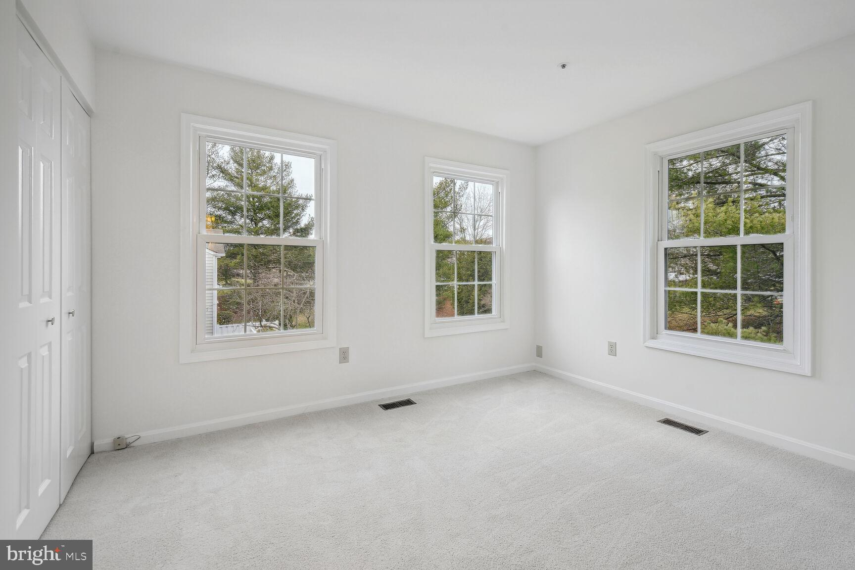 VILL AT MANCHESTER FARMS - Residential