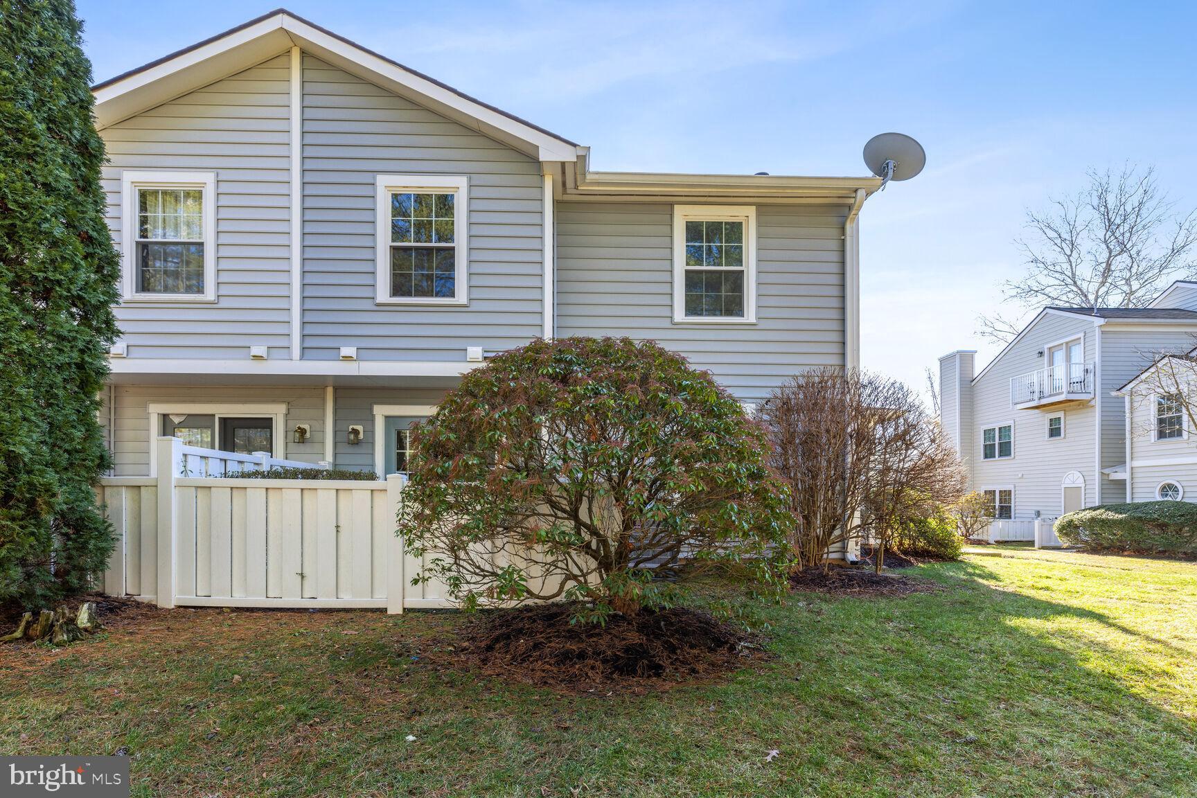 VILL AT MANCHESTER FARMS - Residential