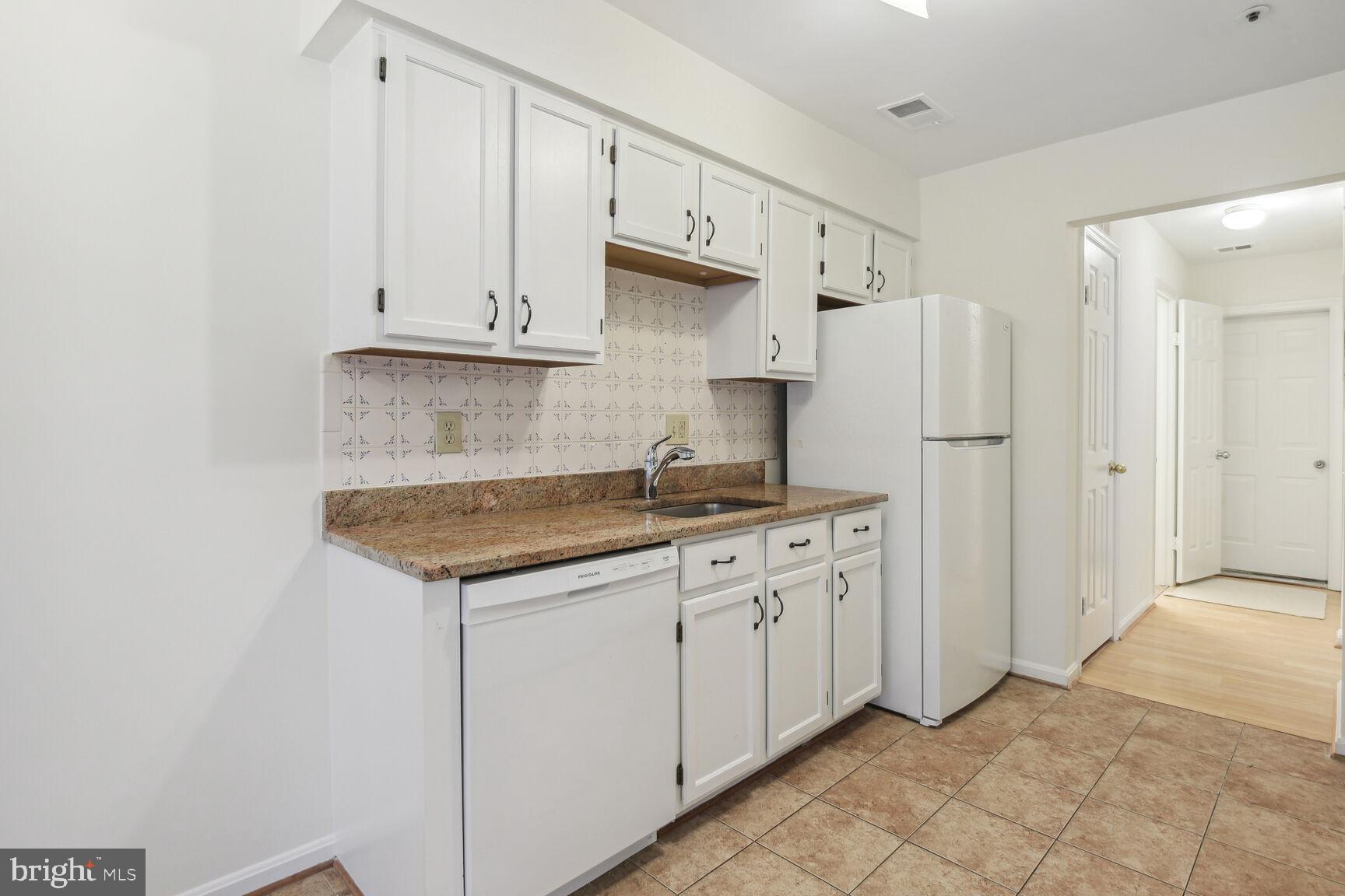 VILL AT MANCHESTER FARMS - Residential