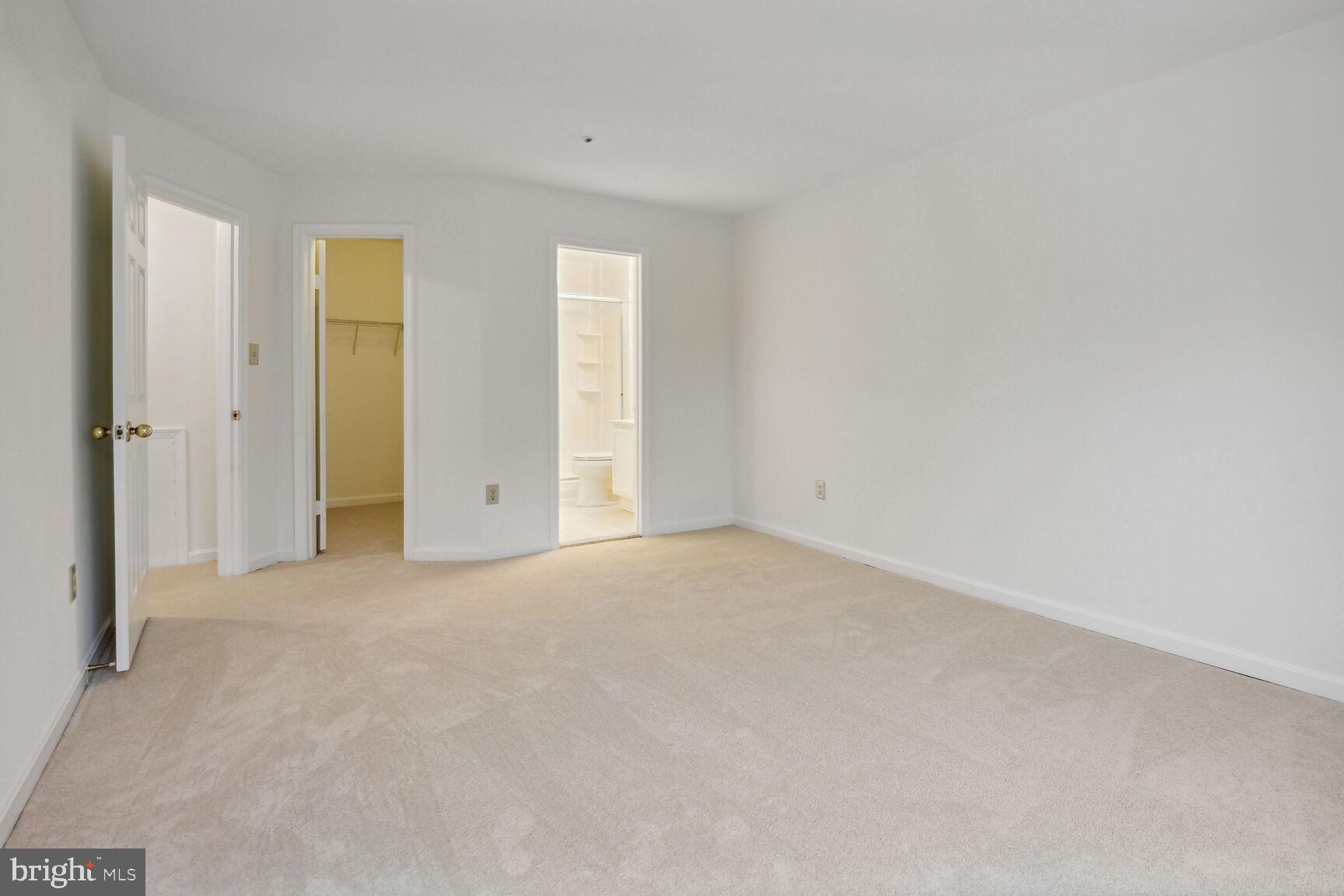 VILL AT MANCHESTER FARMS - Residential