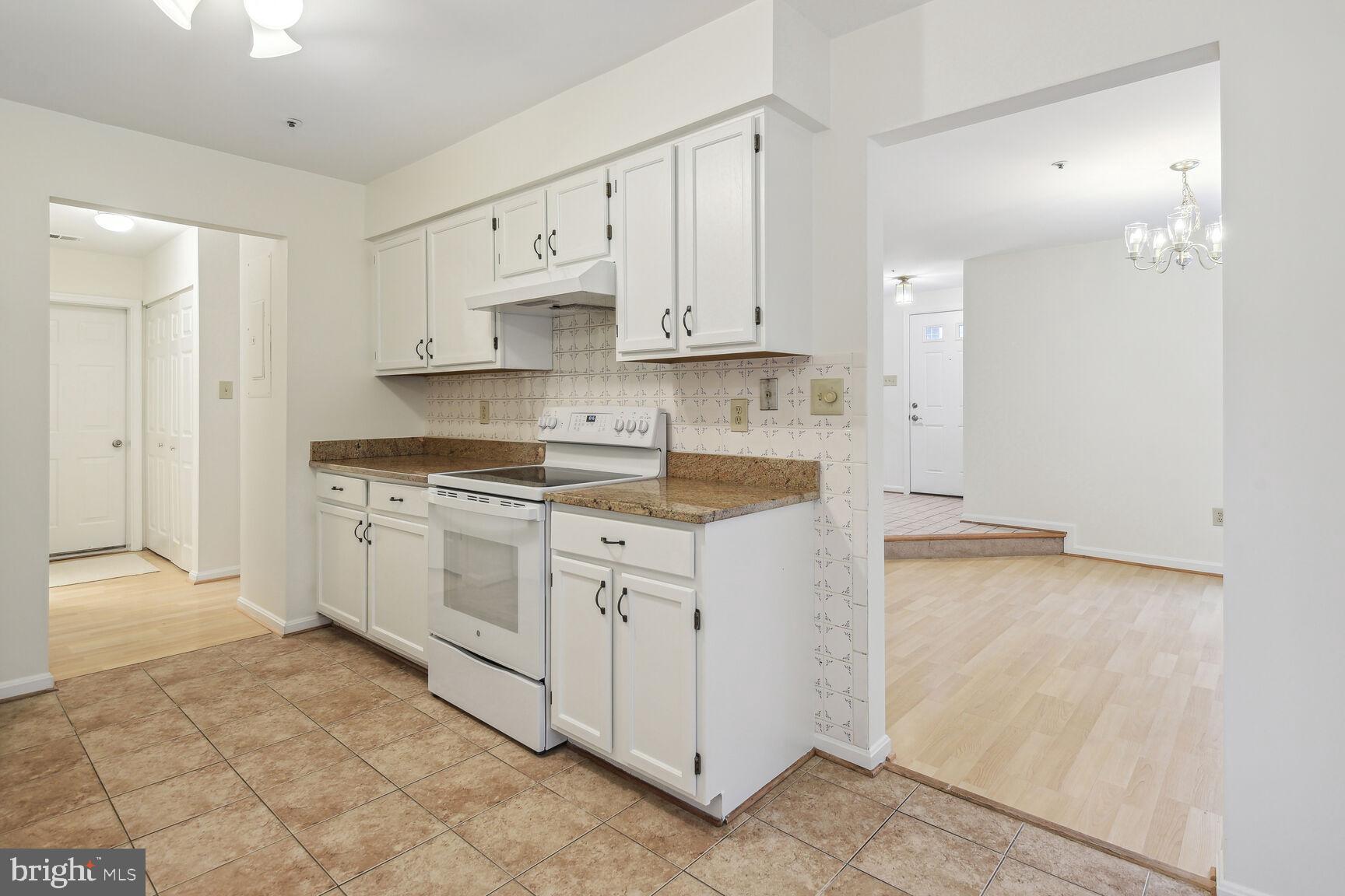 VILL AT MANCHESTER FARMS - Residential