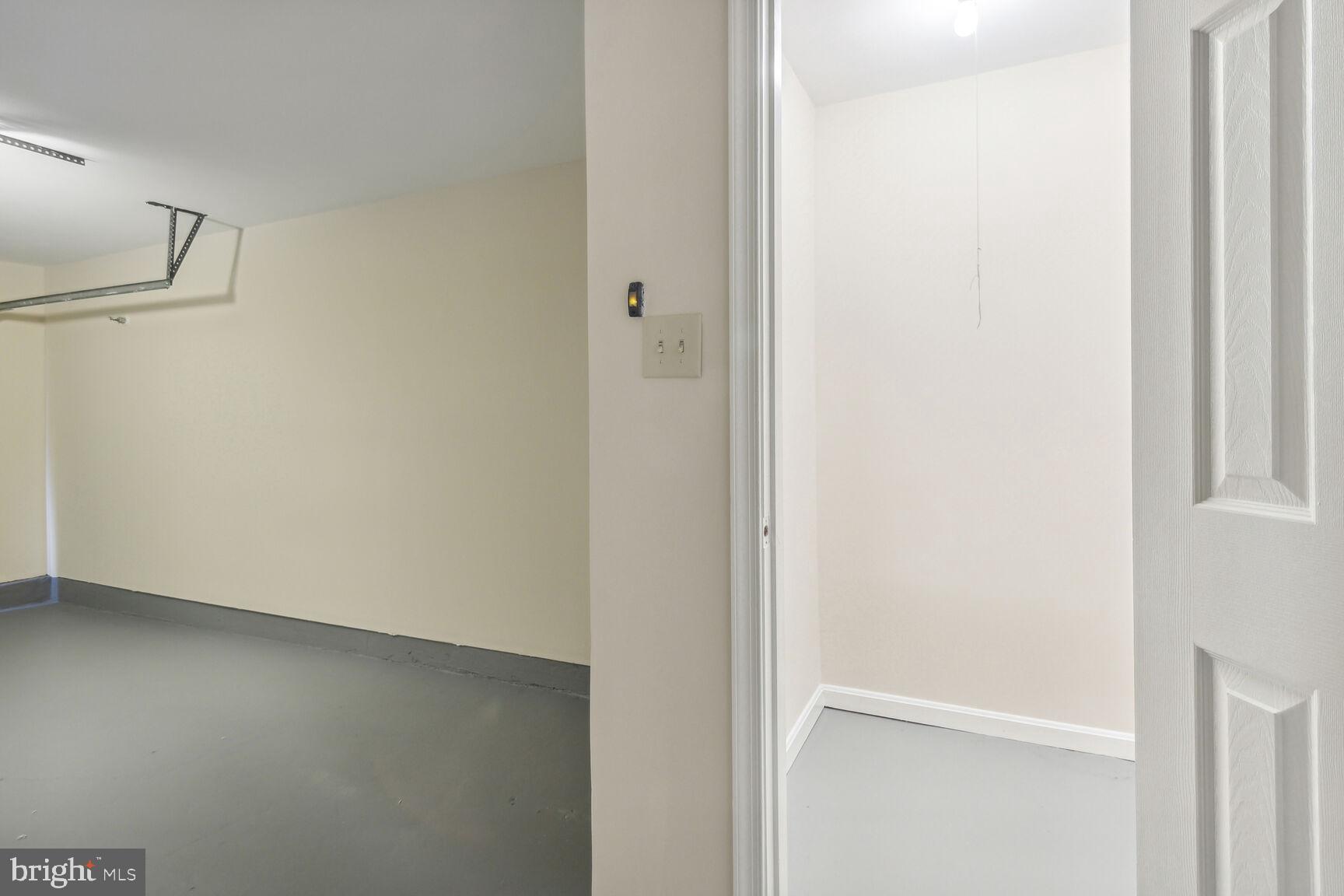 VILL AT MANCHESTER FARMS - Residential