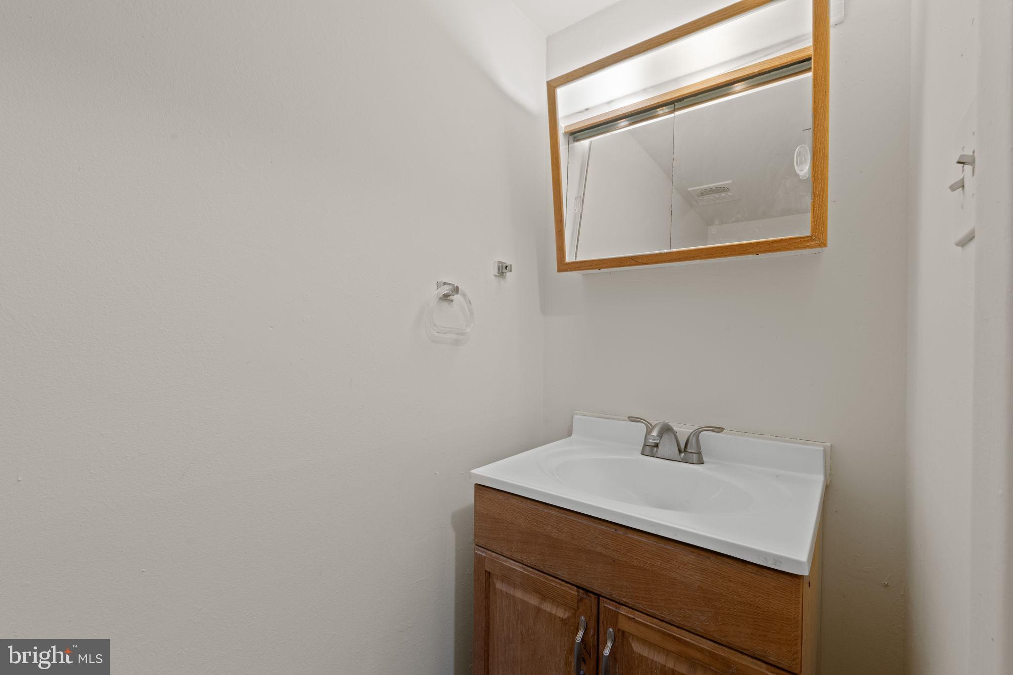 WHEATON SQUARE EAST - Residential Lease