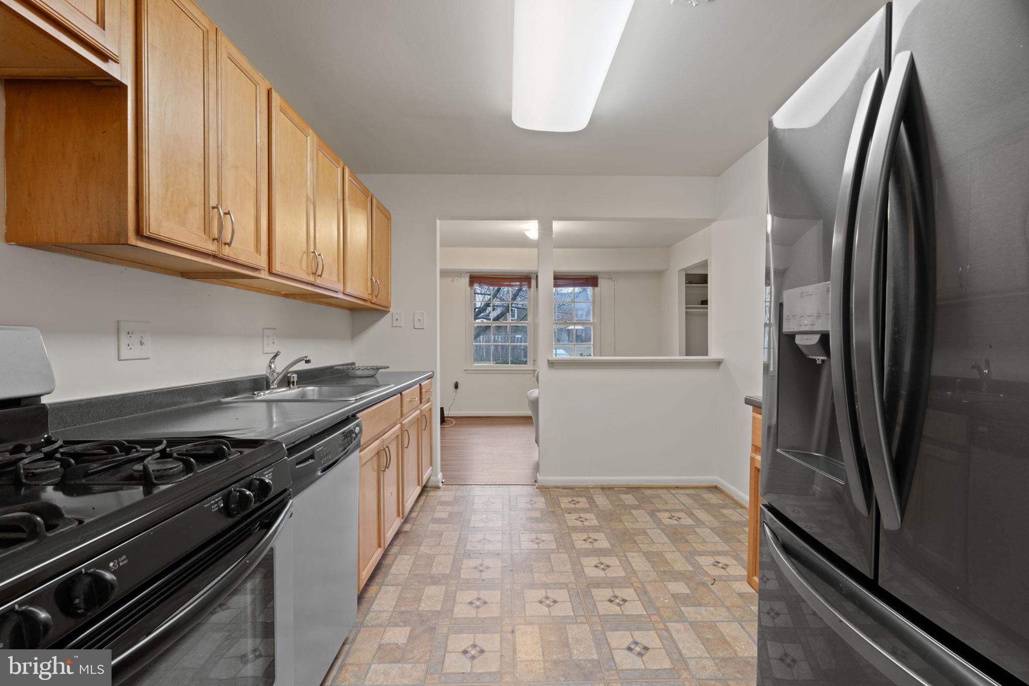 WHEATON SQUARE EAST - Residential Lease