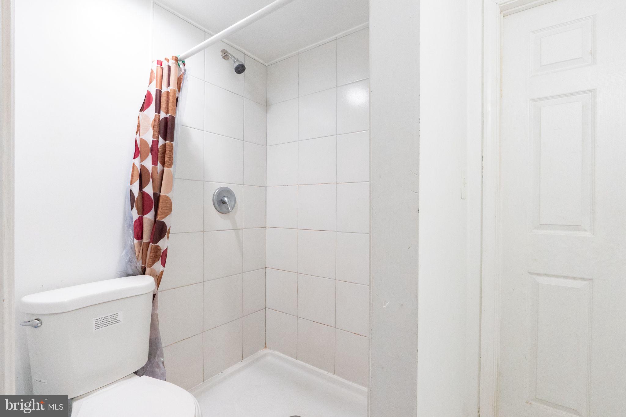 WHEATON SQUARE EAST - Residential Lease