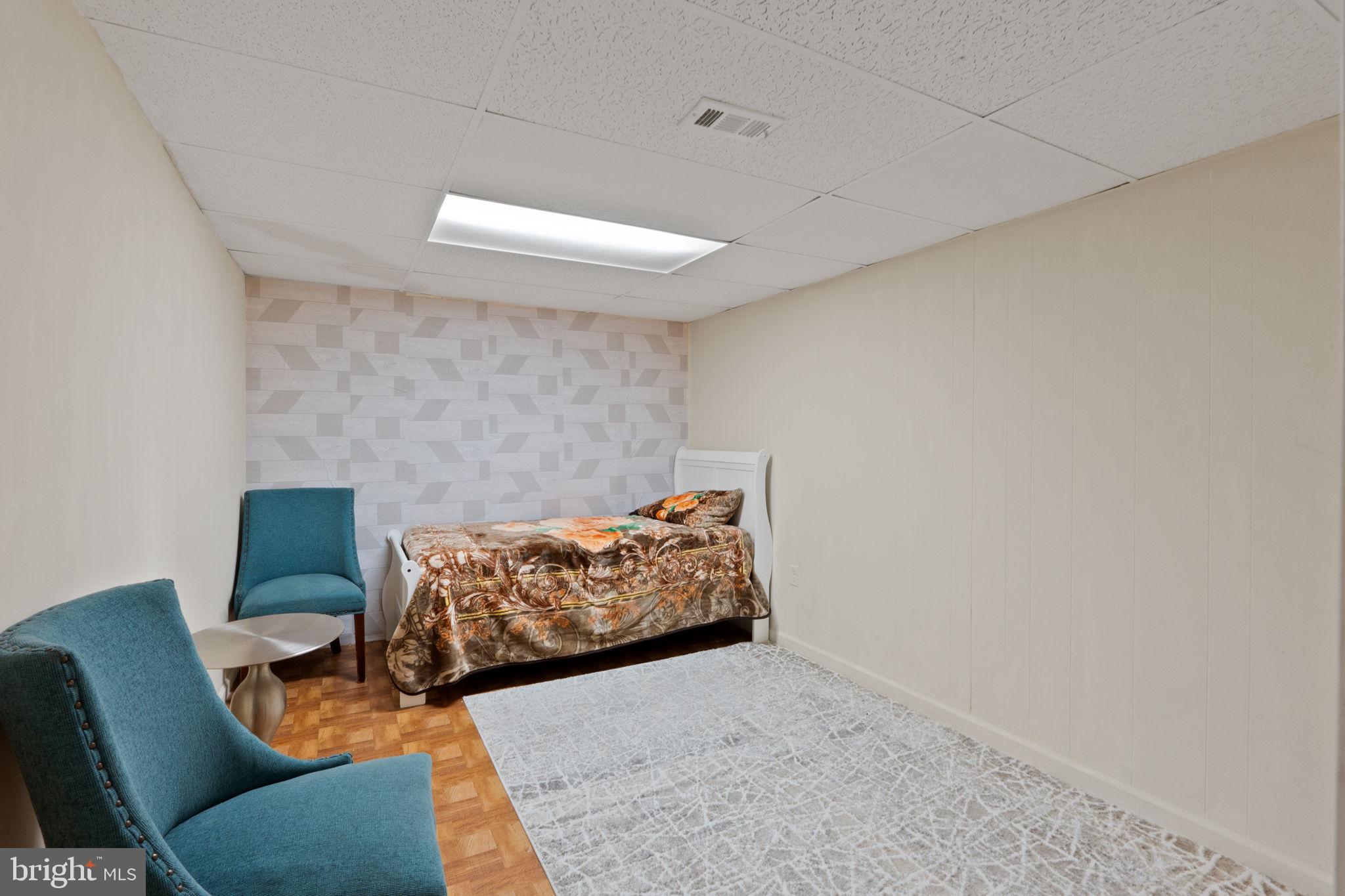 WHEATON SQUARE EAST - Residential Lease