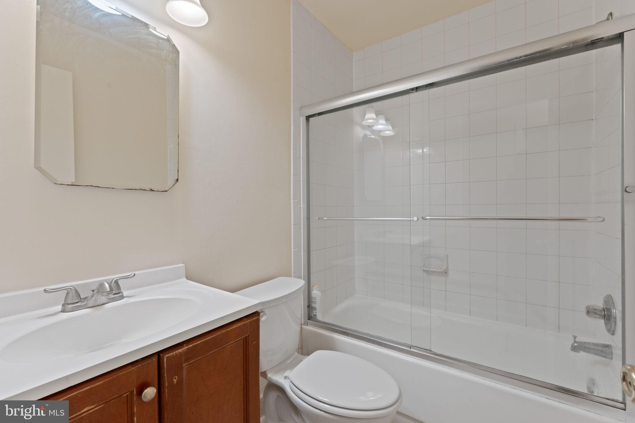 WHEATON SQUARE EAST - Residential Lease