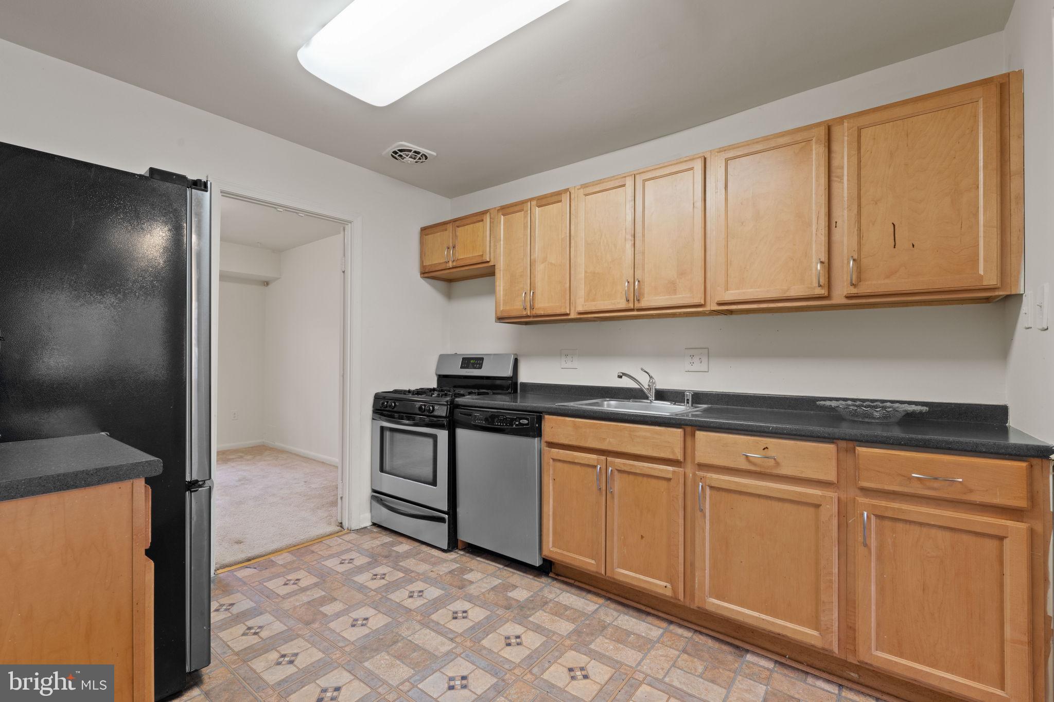 WHEATON SQUARE EAST - Residential Lease