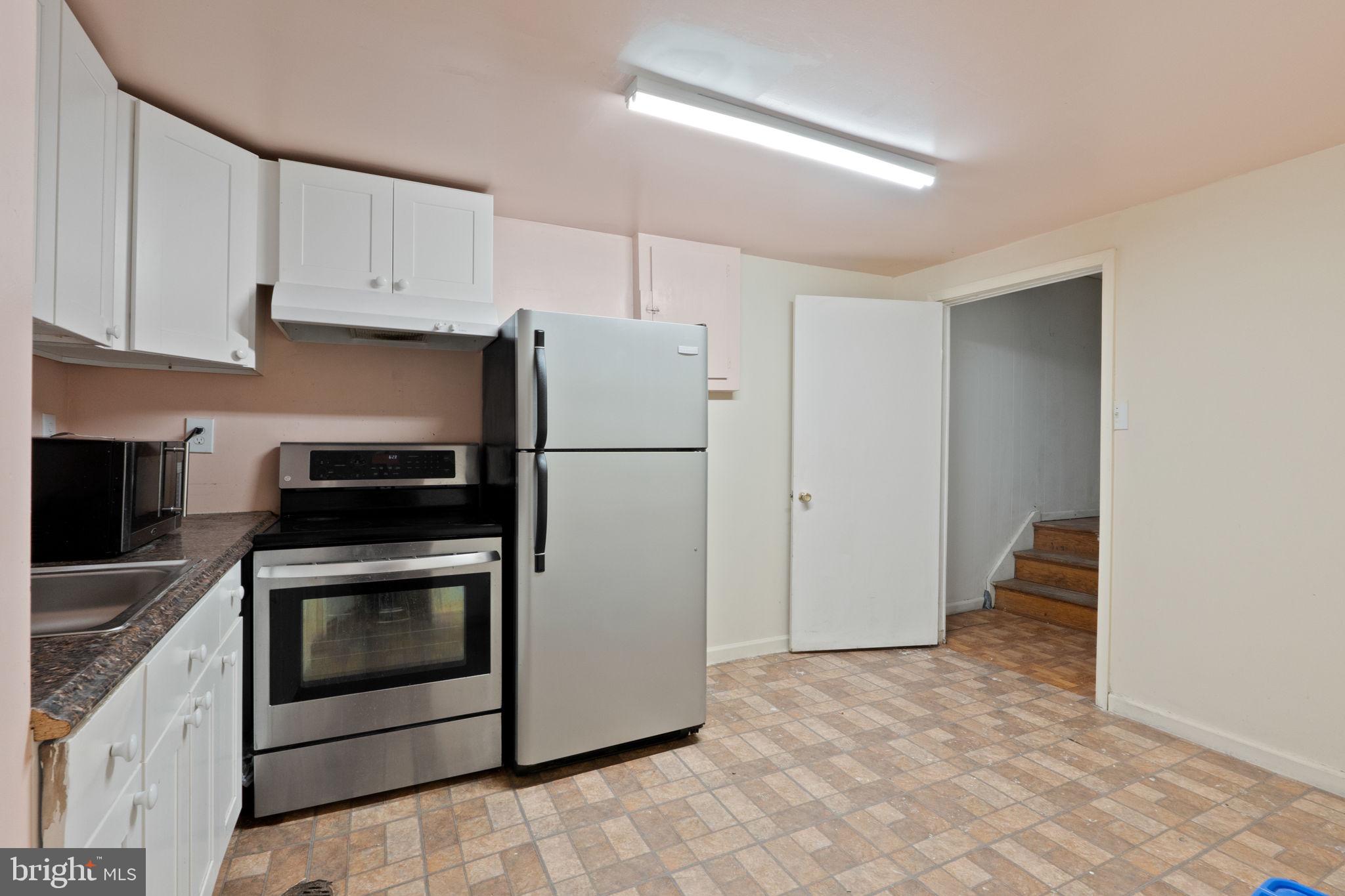 WHEATON SQUARE EAST - Residential Lease