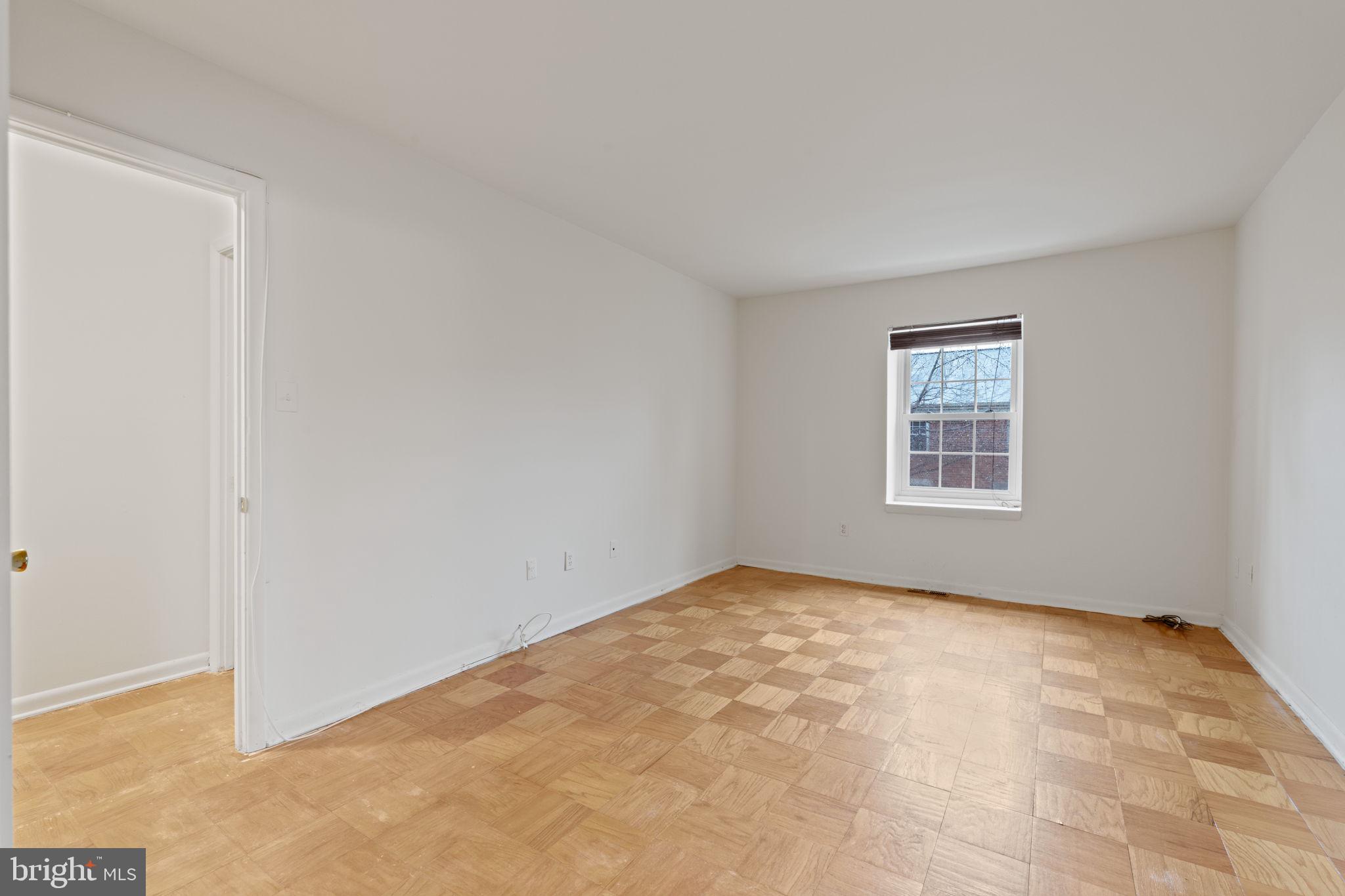 WHEATON SQUARE EAST - Residential Lease