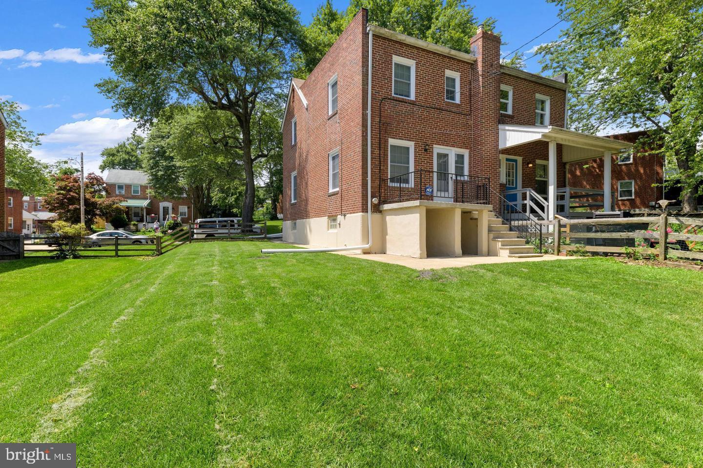 KEN KNOLL - Residential Lease