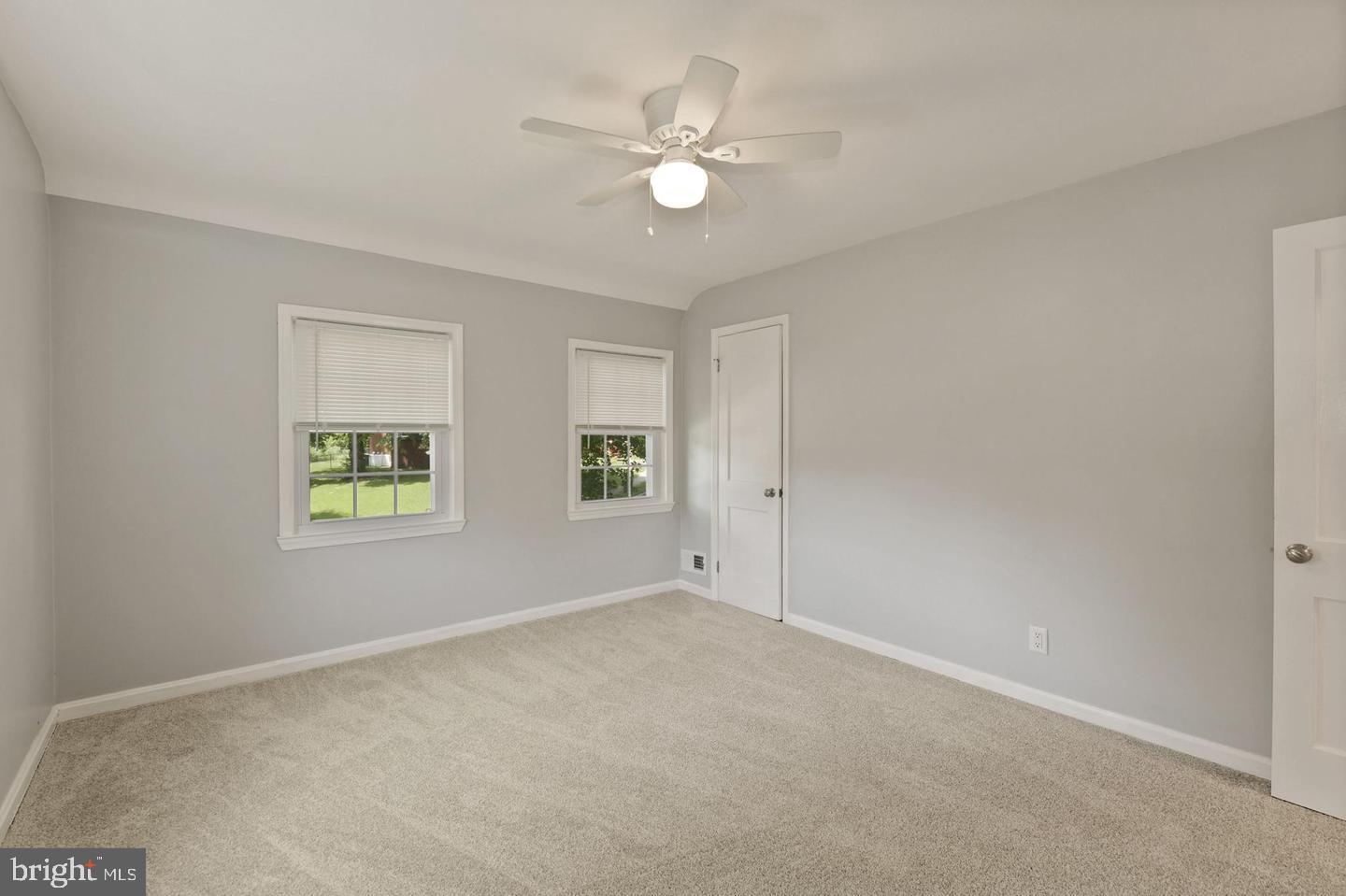 KEN KNOLL - Residential Lease