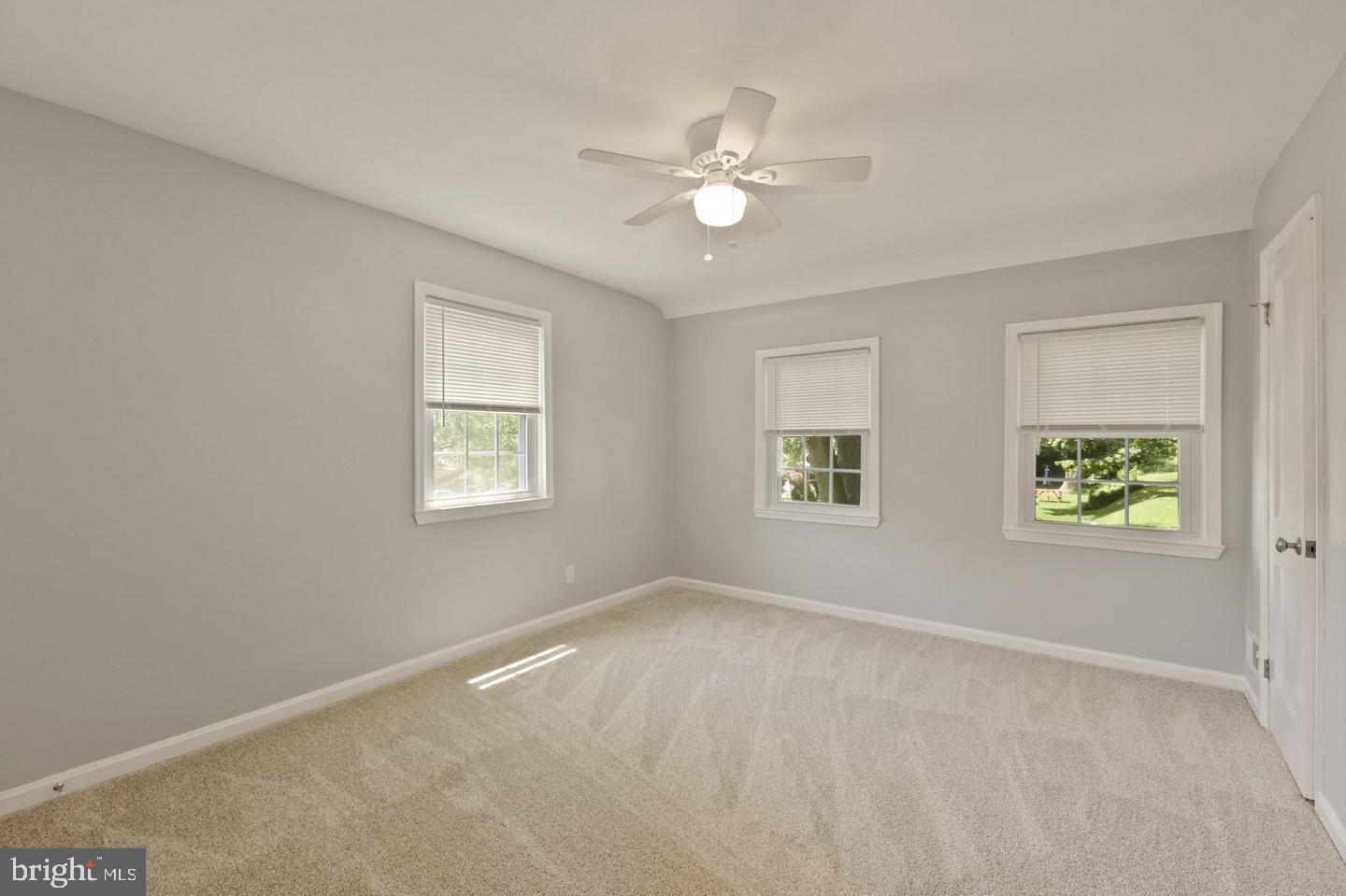 KEN KNOLL - Residential Lease