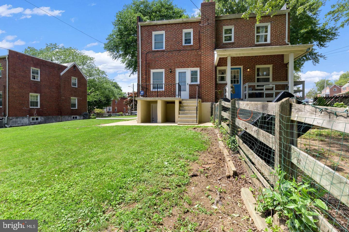 KEN KNOLL - Residential Lease