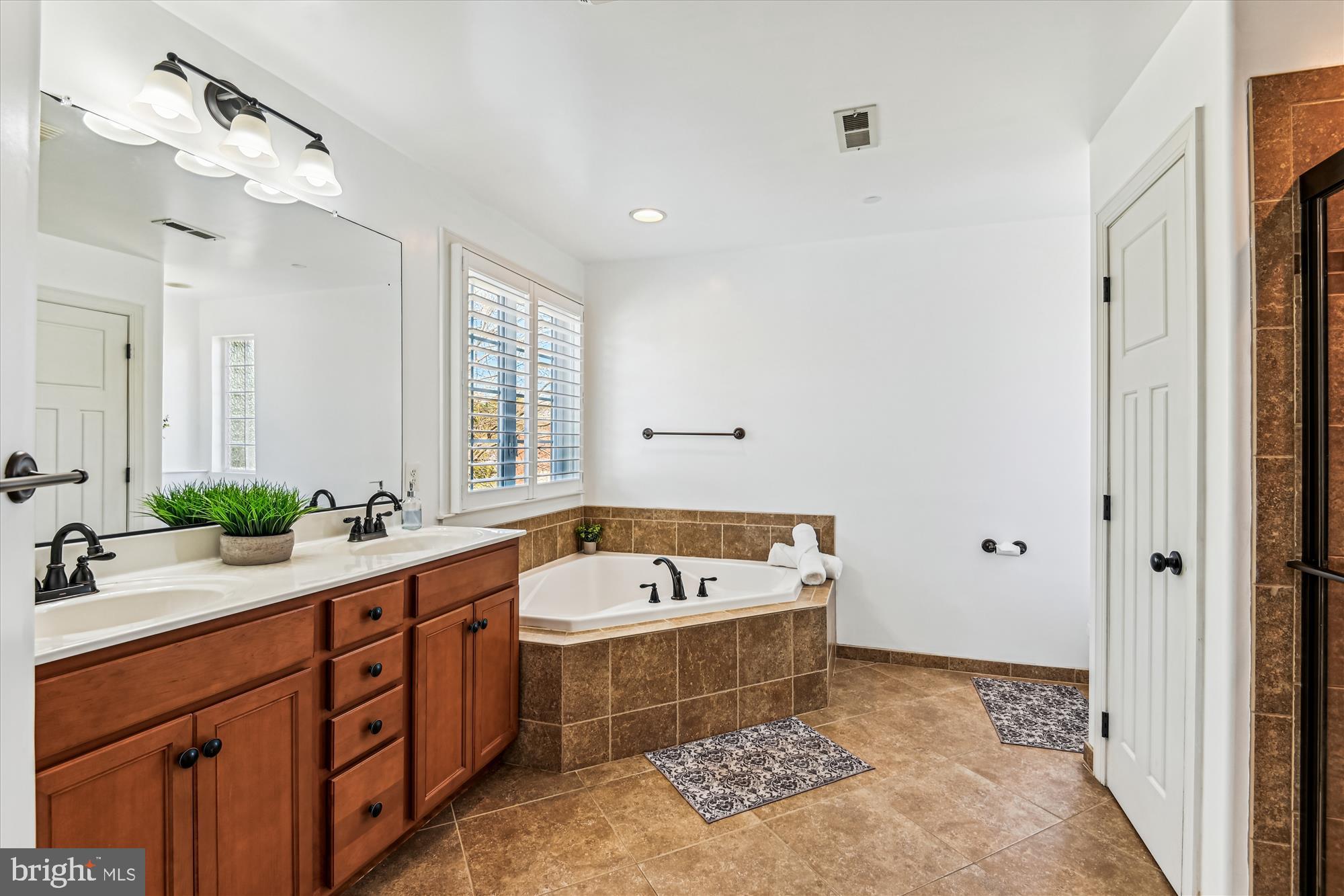 CAPE ST CLAIRE - Residential