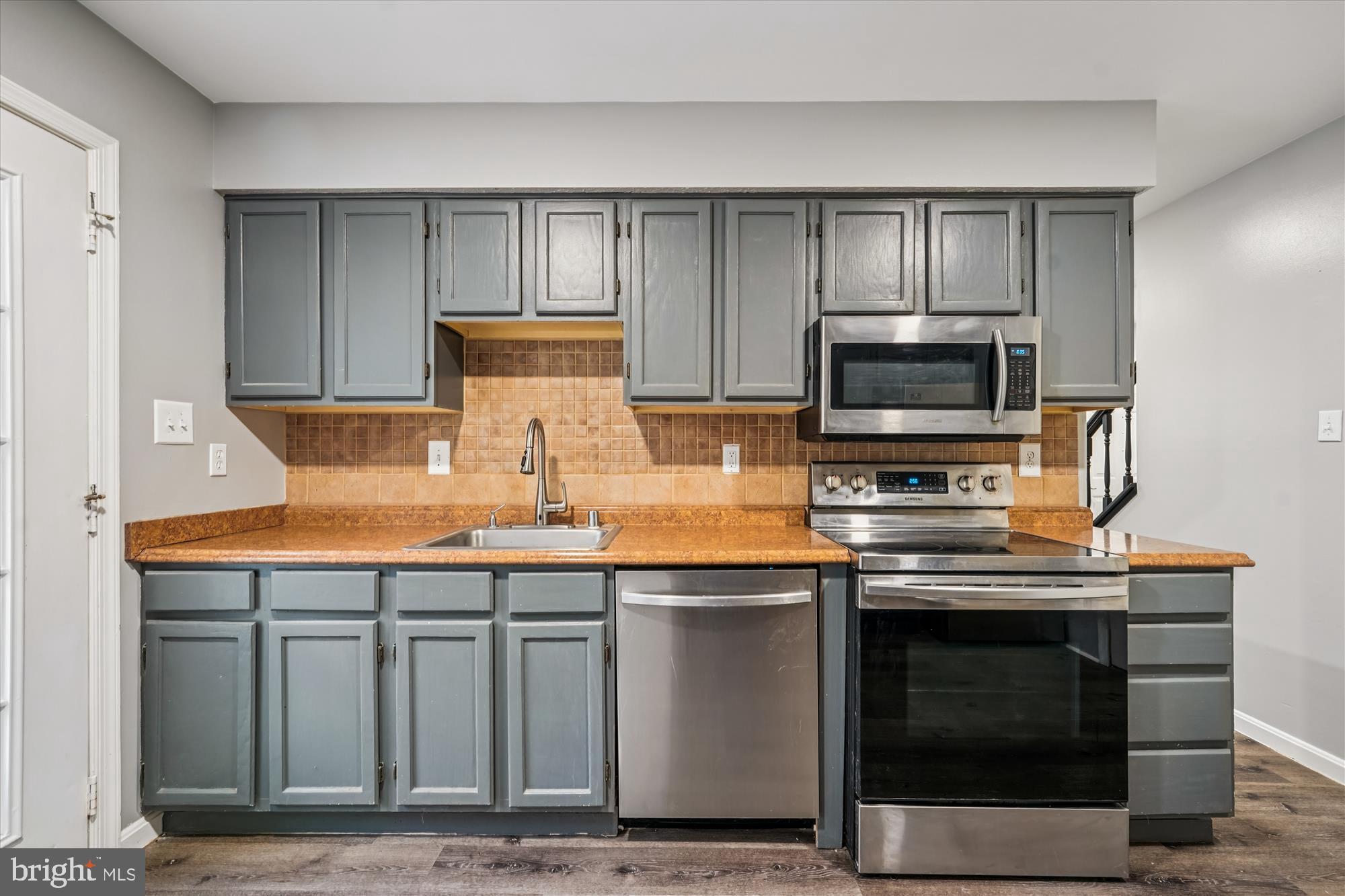 HAMPSHIRE - Residential