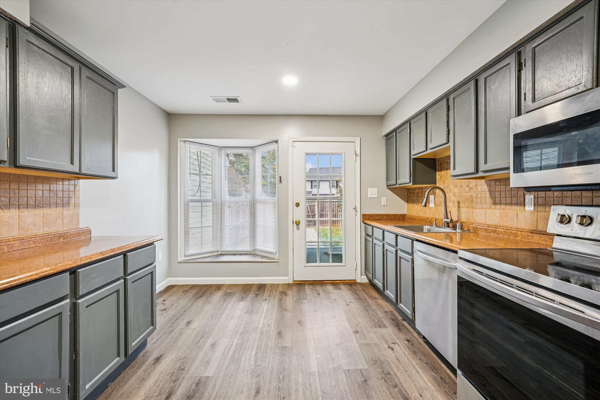 HAMPSHIRE - Residential