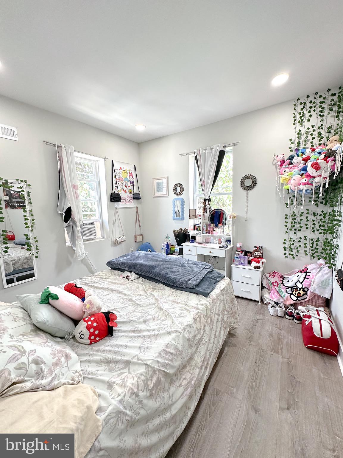 LOWER MOYAMENSING - Residential