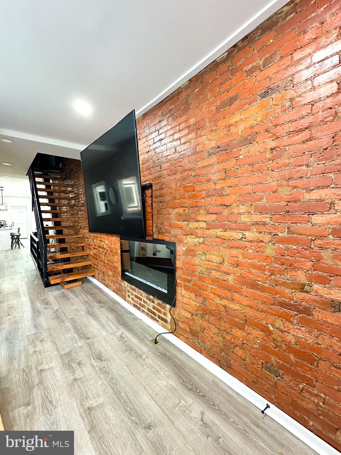 LOWER MOYAMENSING - Residential