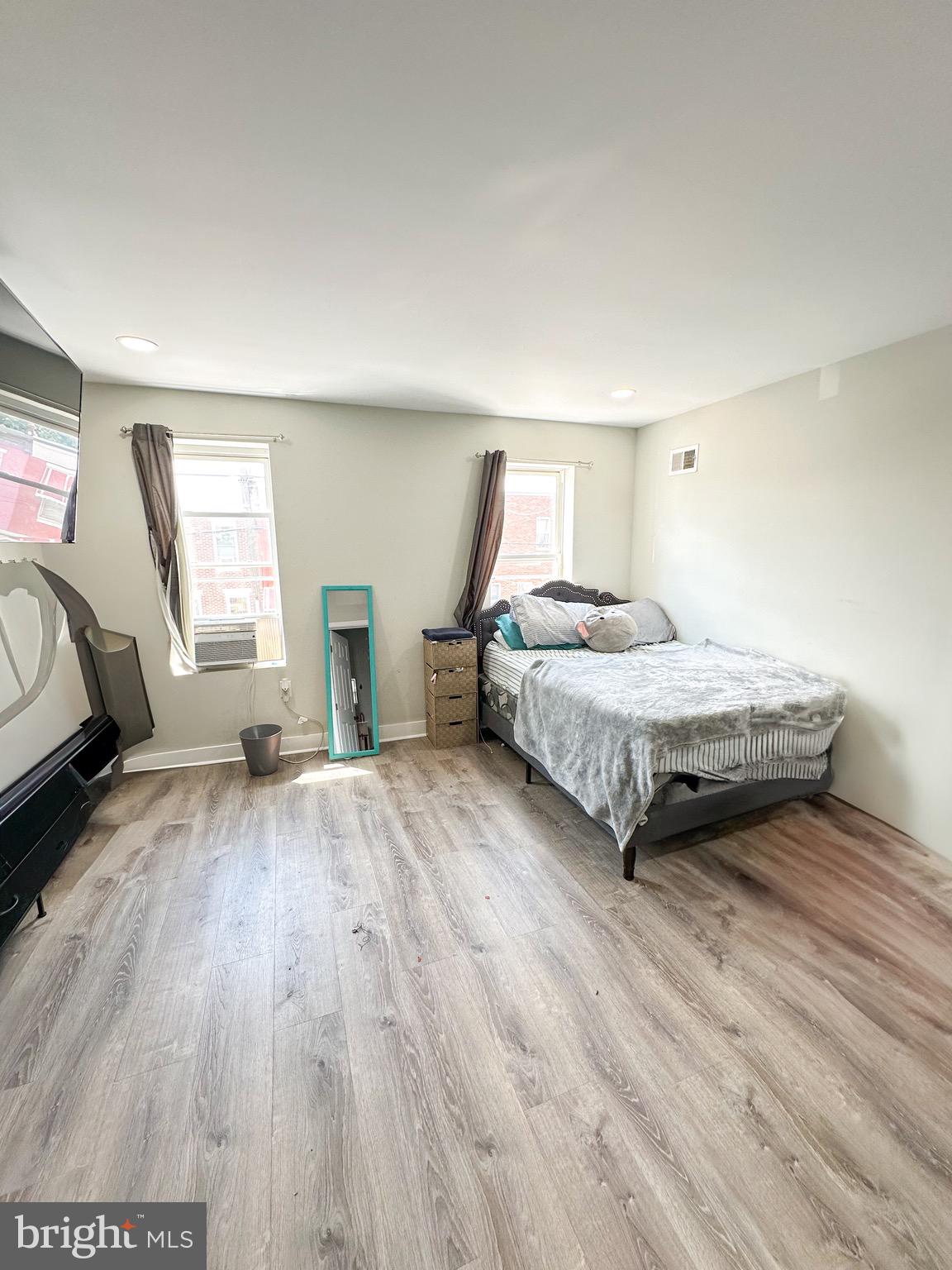 LOWER MOYAMENSING - Residential