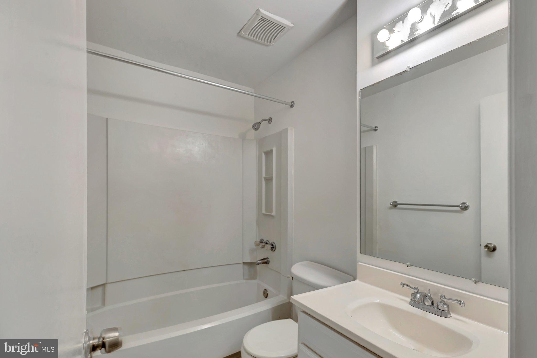 GAITHERSBURG - Residential