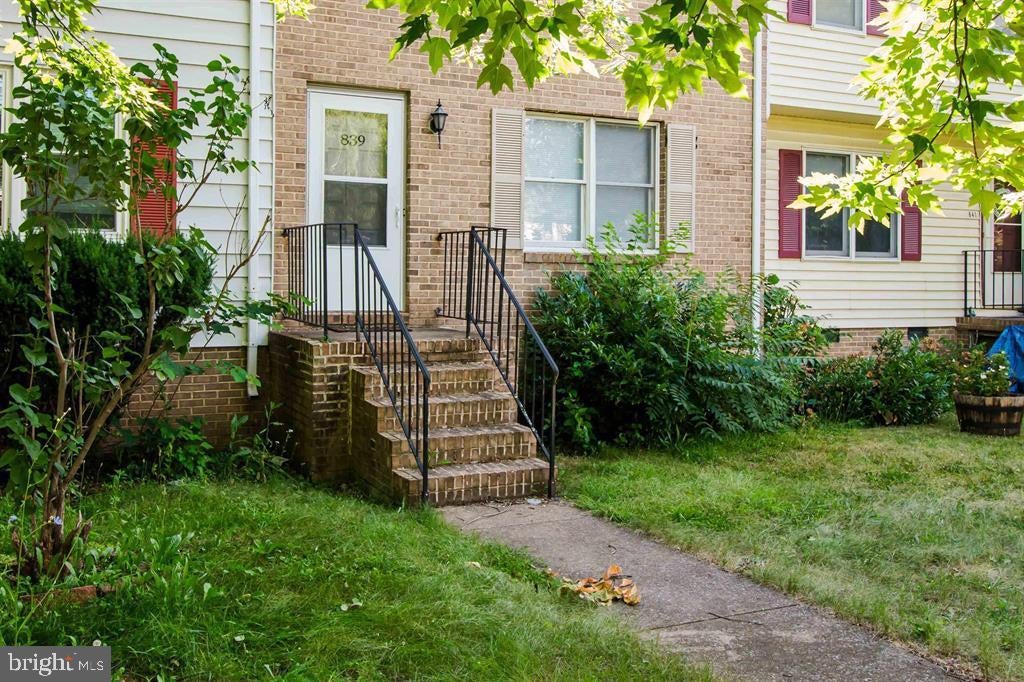 Photo of 839 Vine Street, HARRISONBURG, VA 22802 (MLS # VAHC2000638)