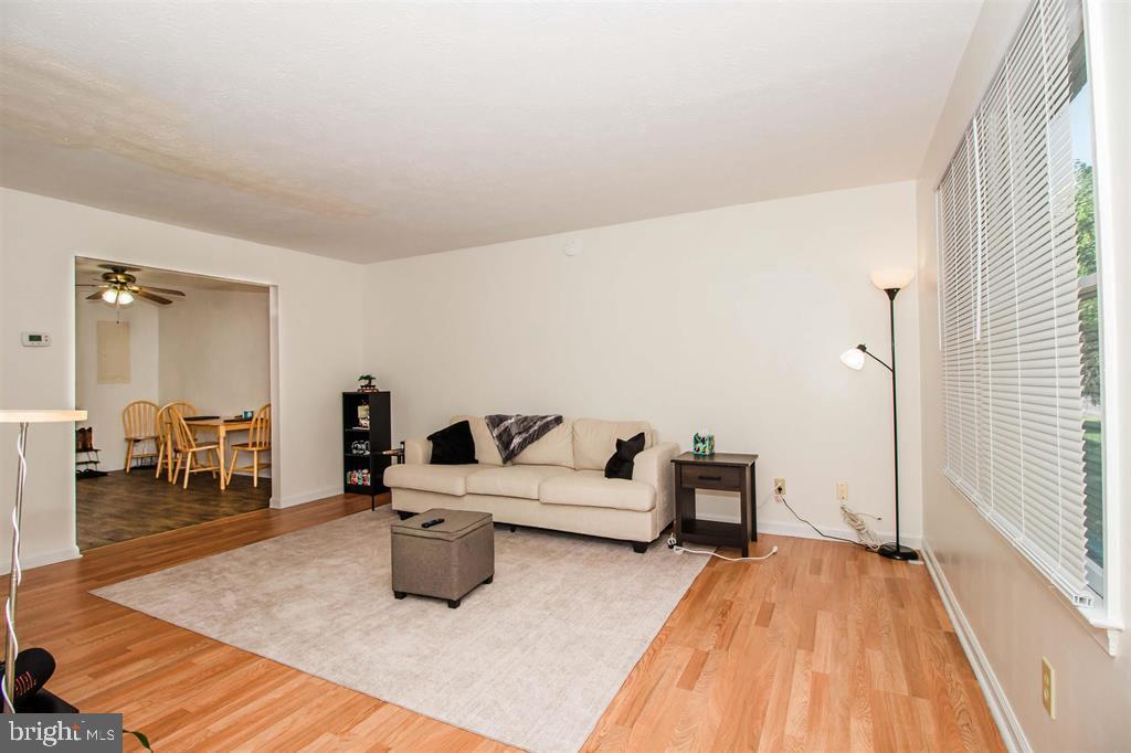 839 VINE STREET