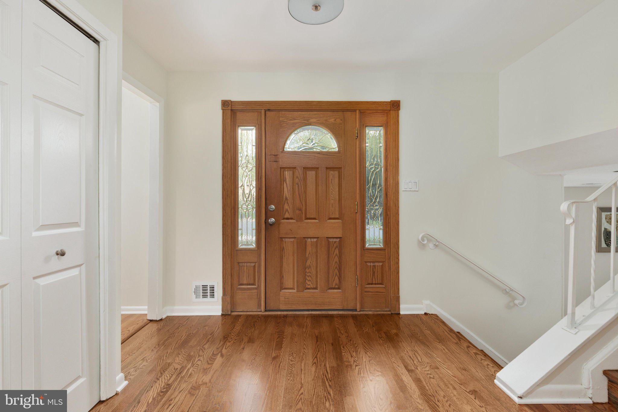 9927 BARNSBURY COURT