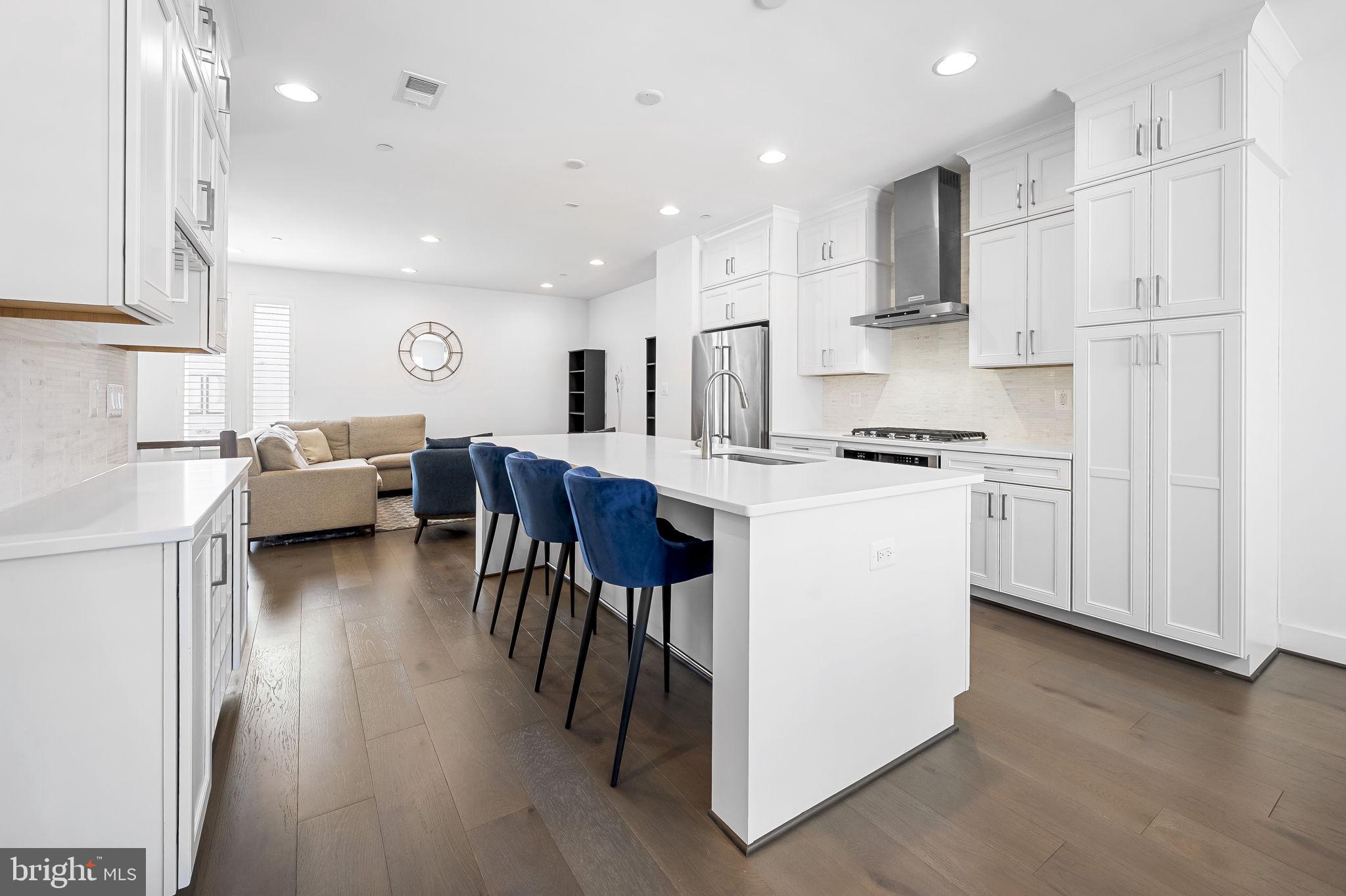 LOCUST POINT - Residential Lease