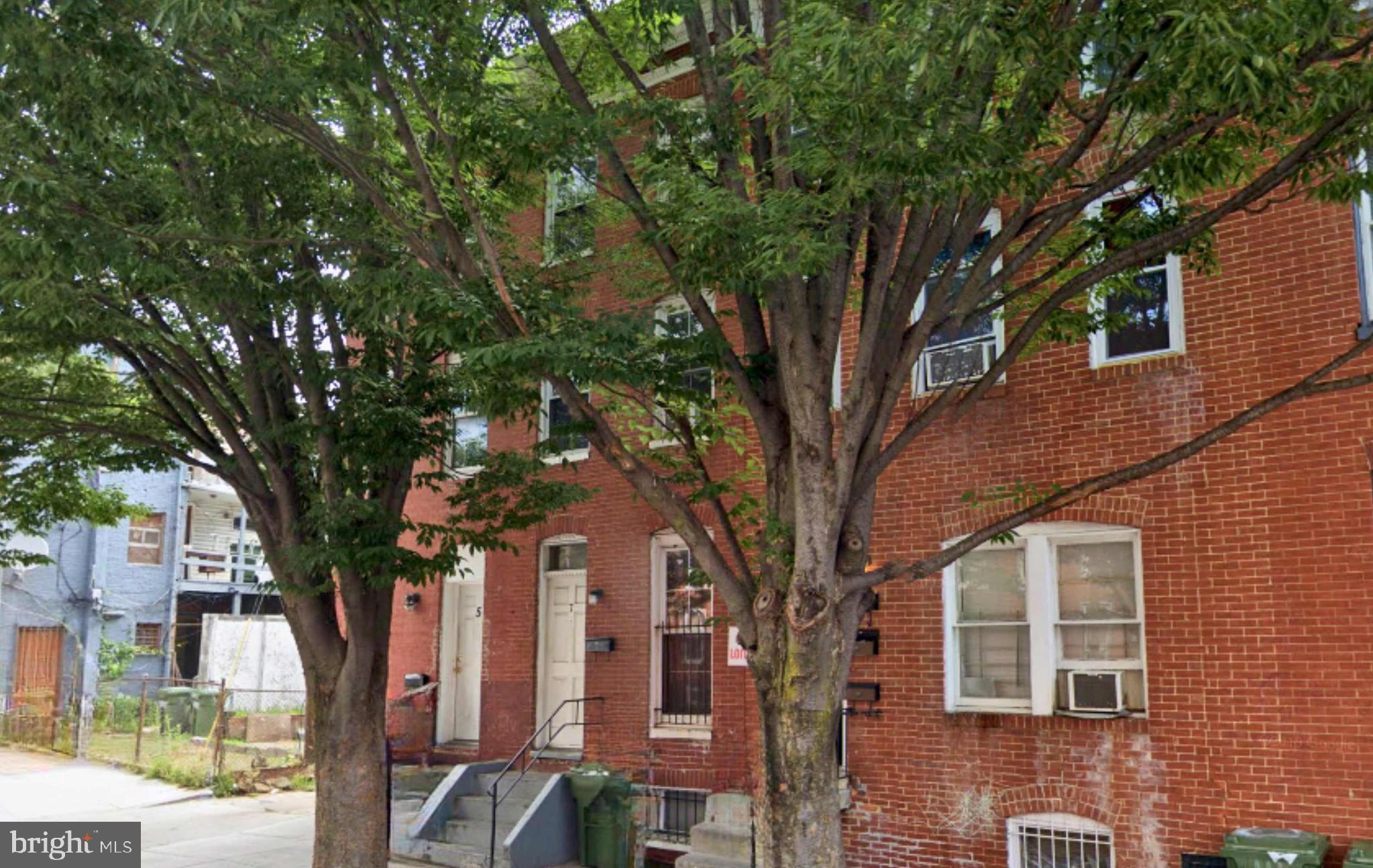 Great opportunity in Union Square! Three bedrooms, 2 bathrooms with NEW hardwood flooring, NEW carpet, NEW Heat Pump and fresh paint throughout. Bathrooms have been completely updated, NEW water heater, New washer/dryer and dishwasher. Roof is only 3 years old. Don't miss this rare opportunity - this is one of the largest homes on the street. Schedule your showing today!