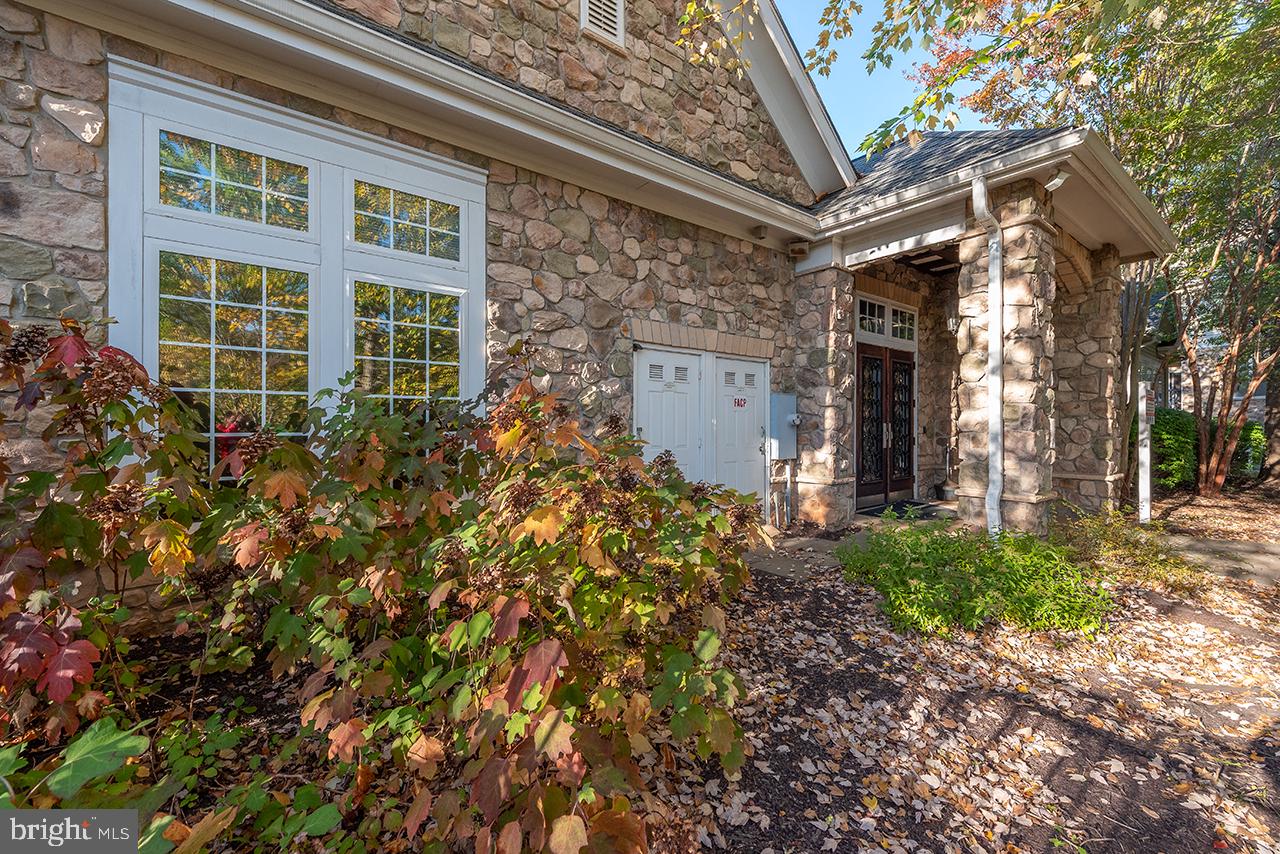 STONE GATE - Residential