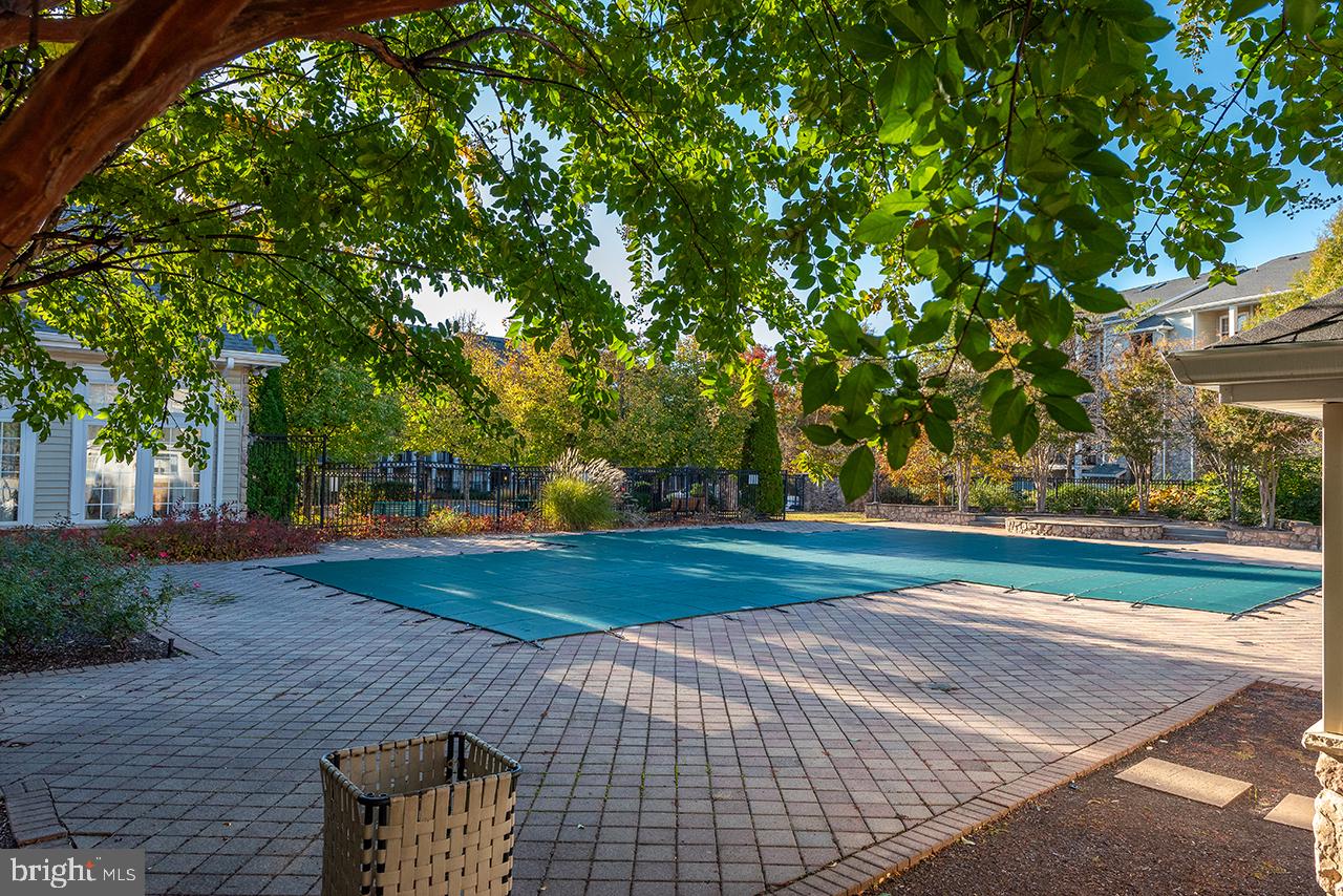 STONE GATE - Residential