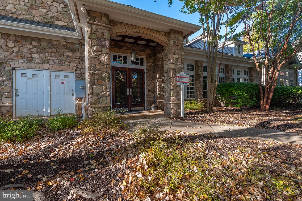 STONE GATE - Residential