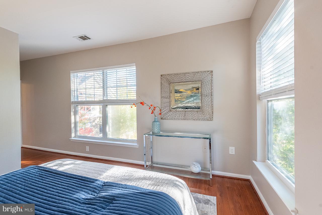 STONE GATE - Residential