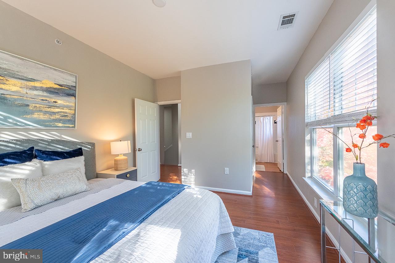 STONE GATE - Residential