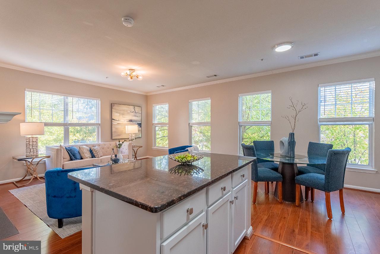 STONE GATE - Residential