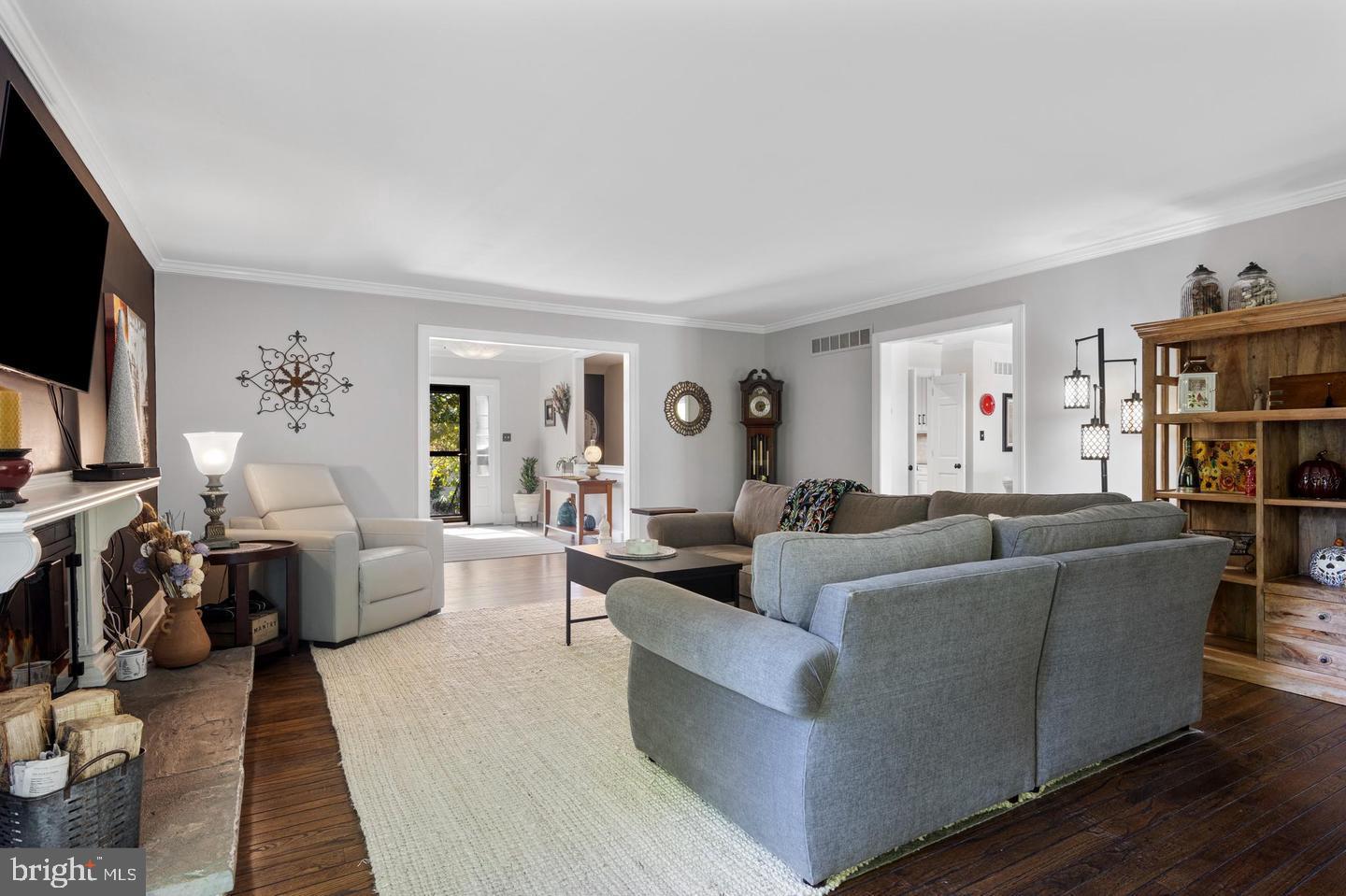 RADLEY RUN MEWS - Residential