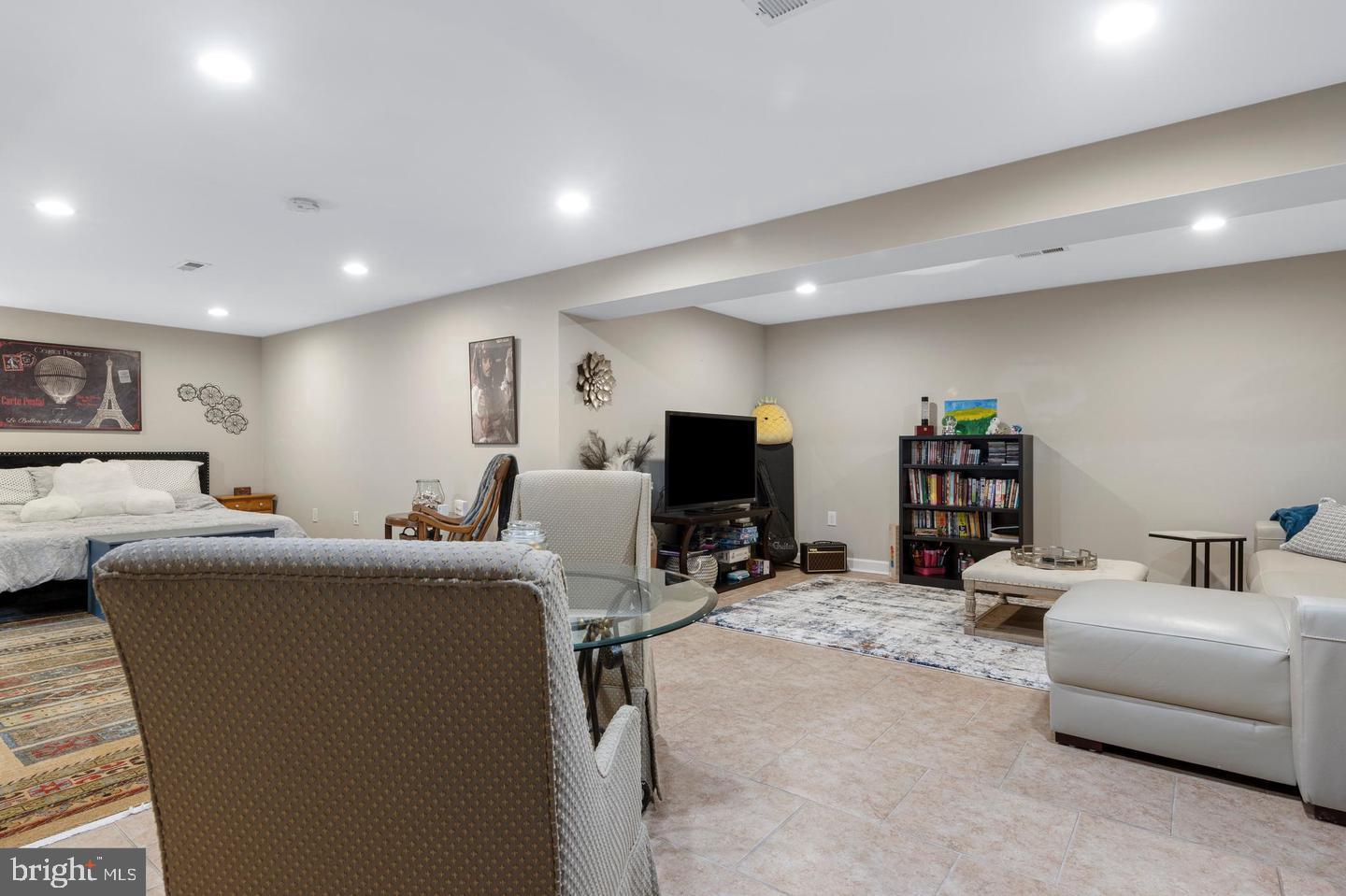 RADLEY RUN MEWS - Residential