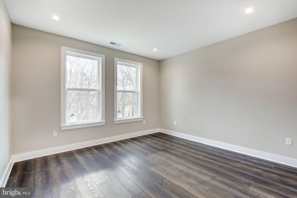 listing image 86