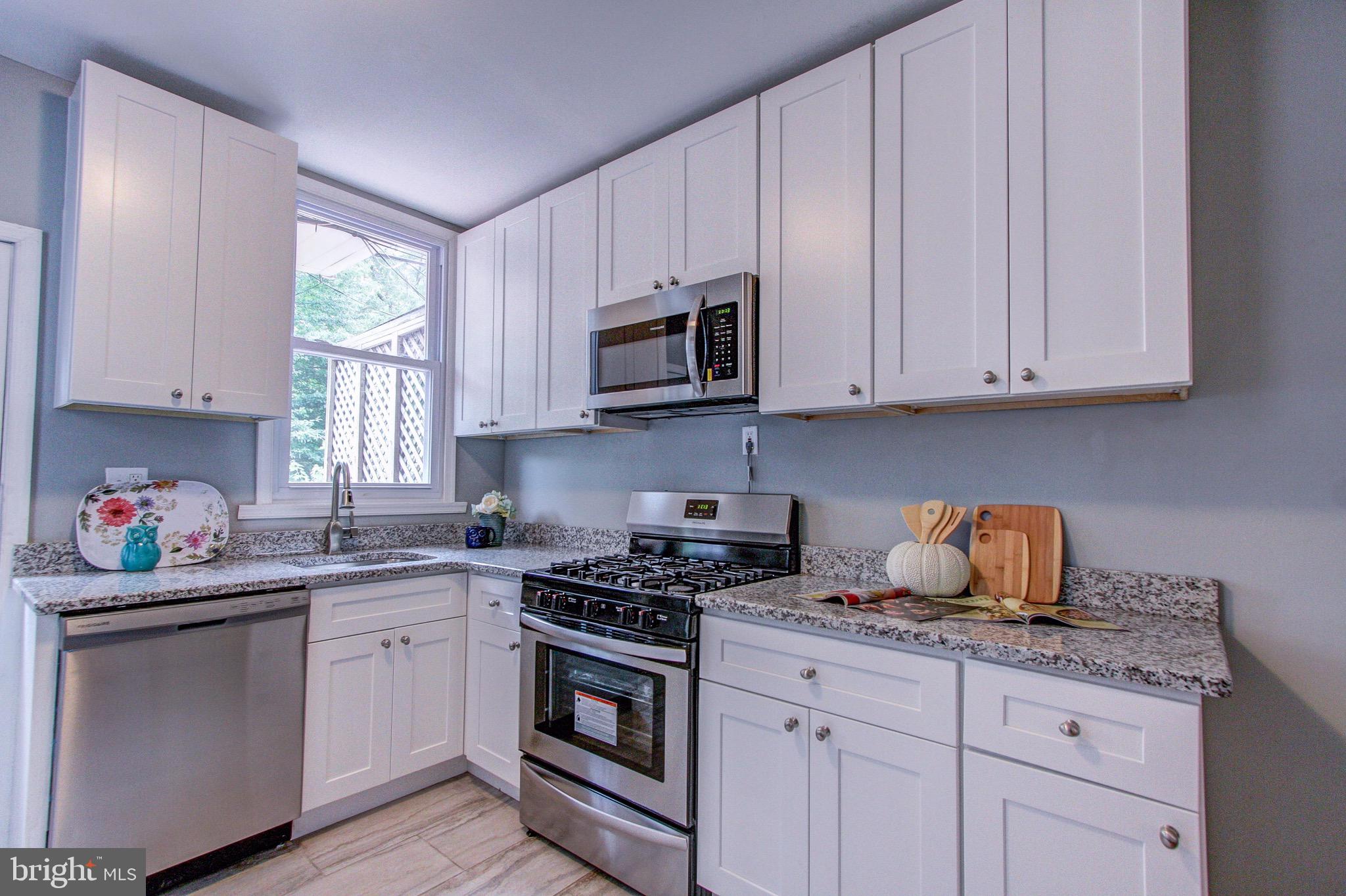 OXFORD CIRCLE - Residential