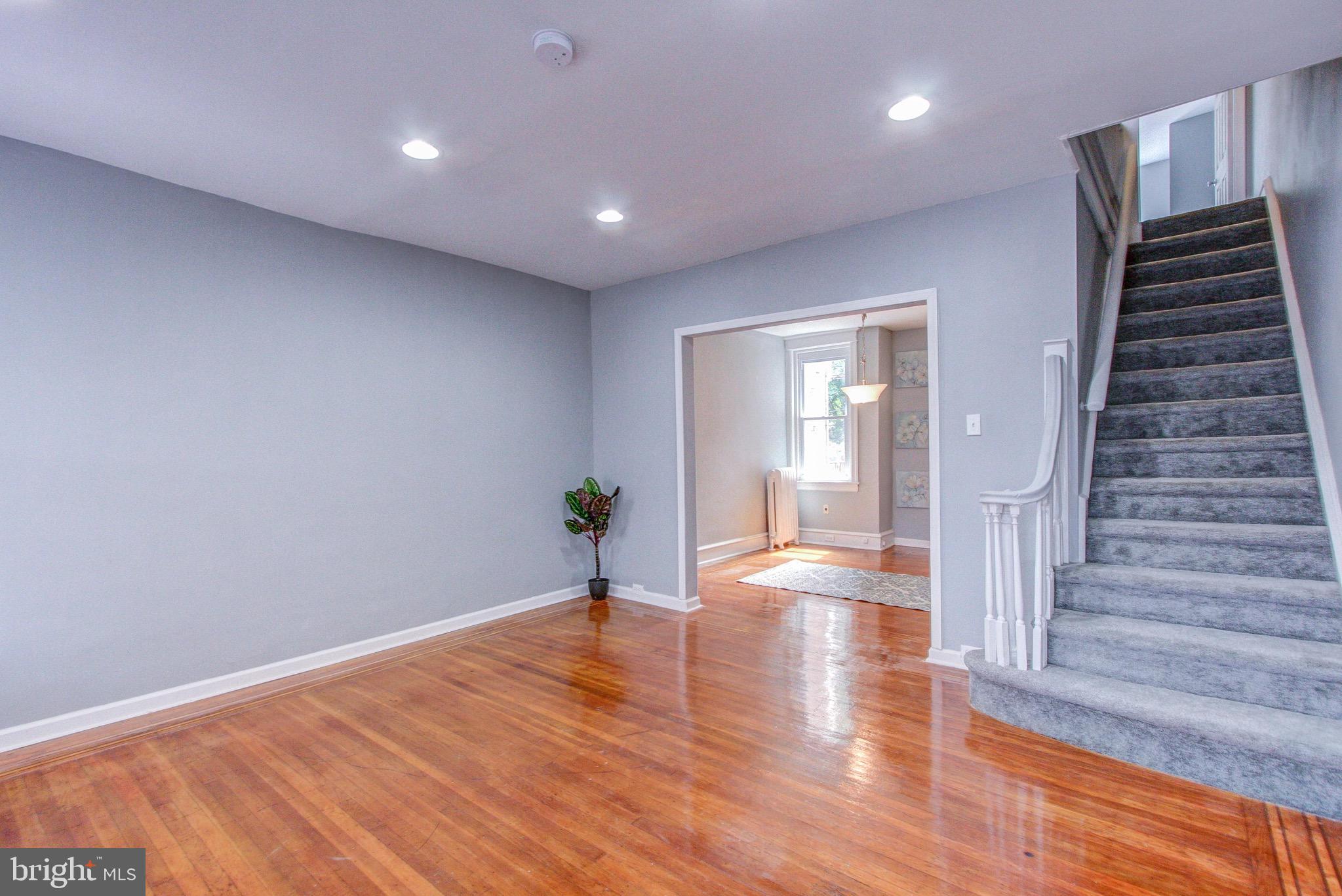 OXFORD CIRCLE - Residential