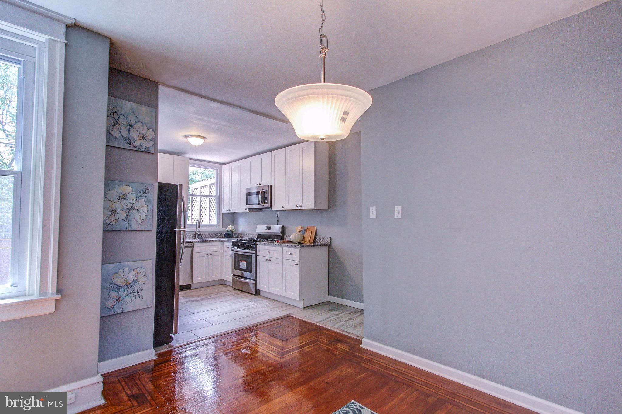 OXFORD CIRCLE - Residential