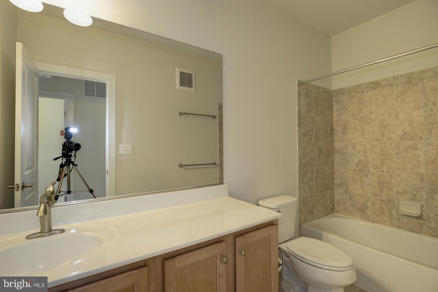 POTOMAC YARD - Residential Lease