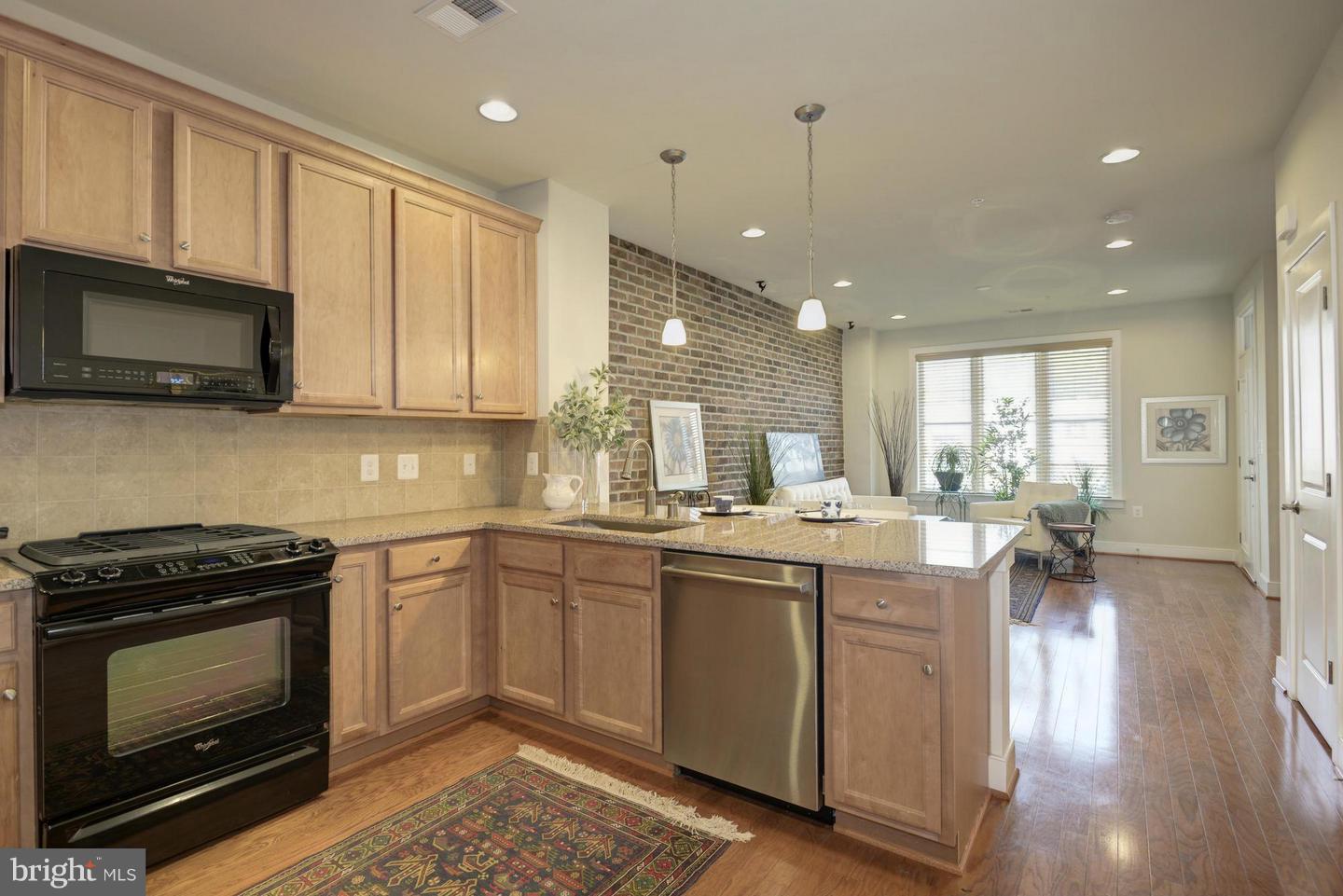 POTOMAC YARD - Residential Lease